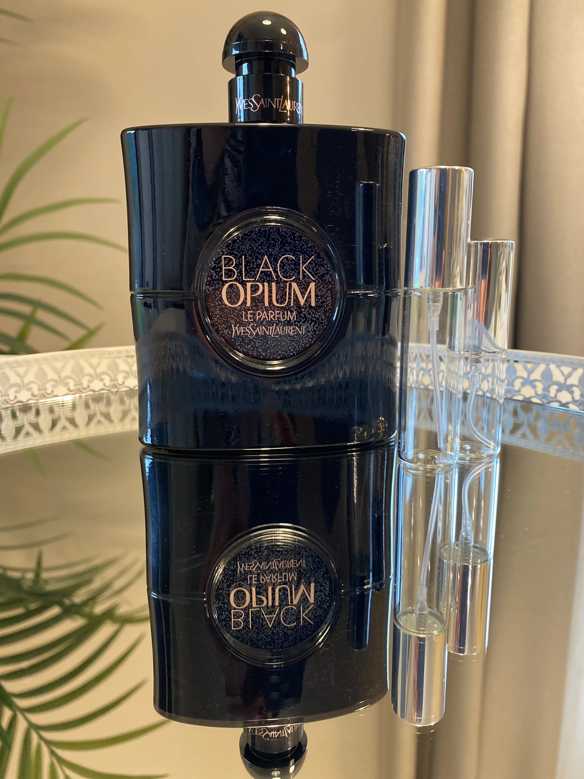 AKCIÓ! Yves Saint Laurent Black Opium Le Parfum dekantok