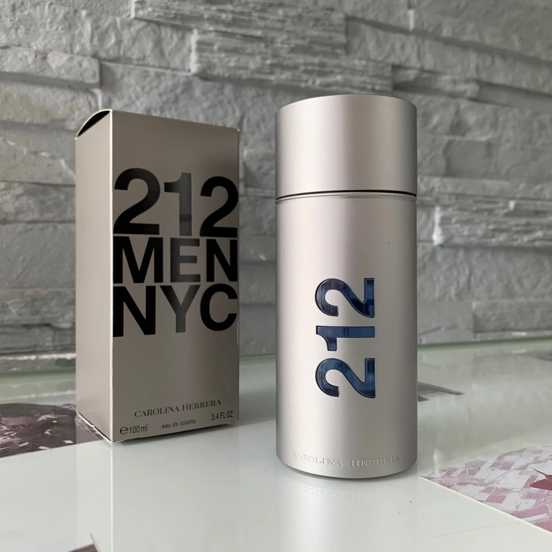 Carolina Herrera 212 Men NYC fújósok