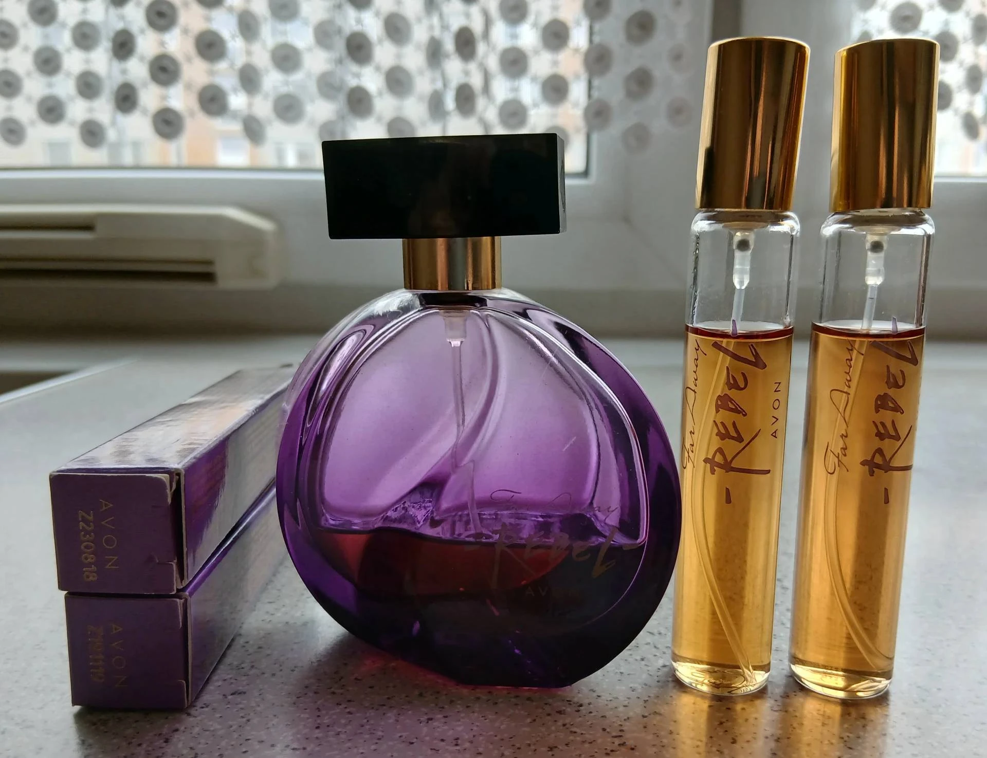 Avon Far Away Rebel parfüm eladó