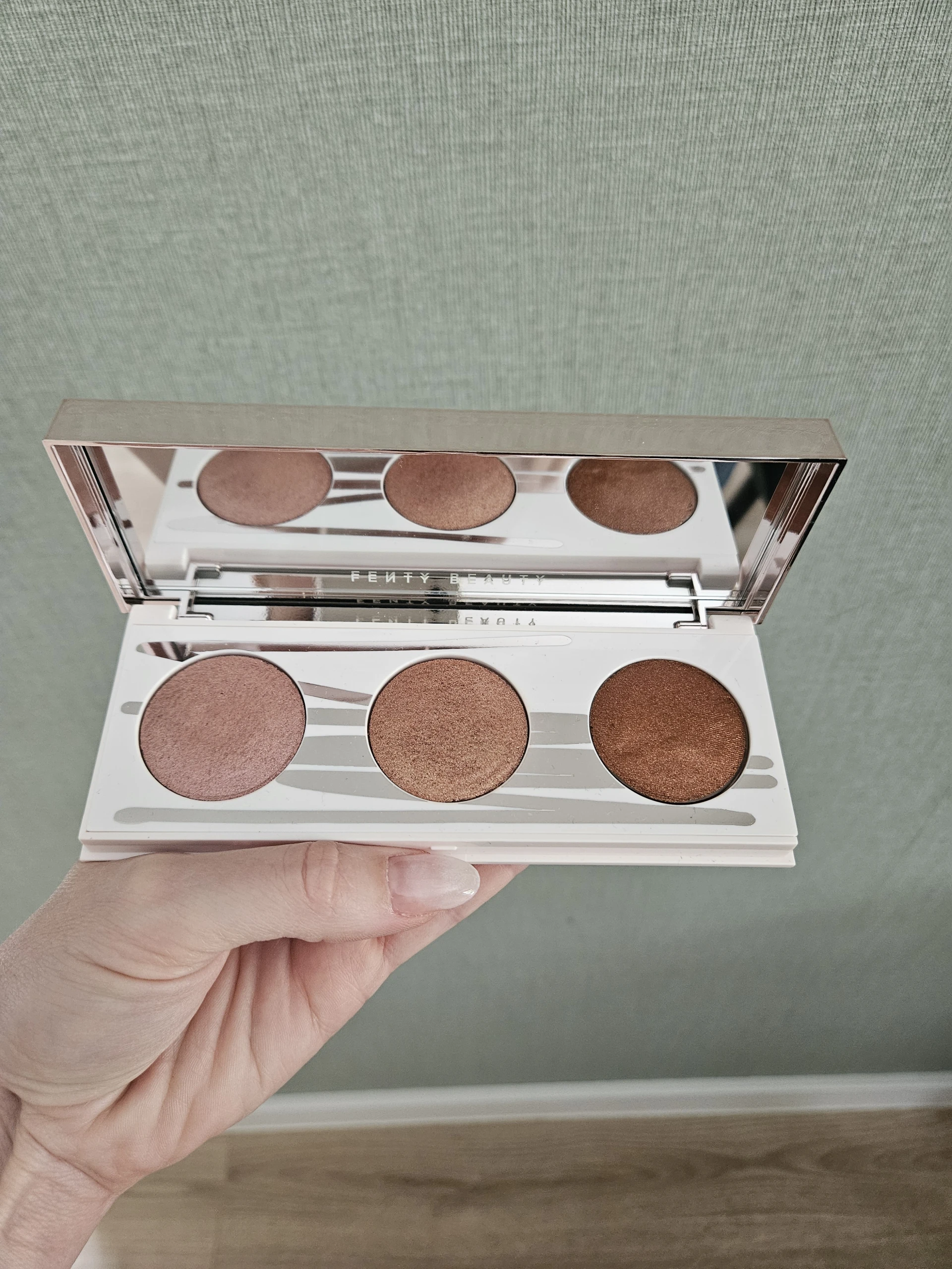 Fenty Beauty diamond bomb triple dip