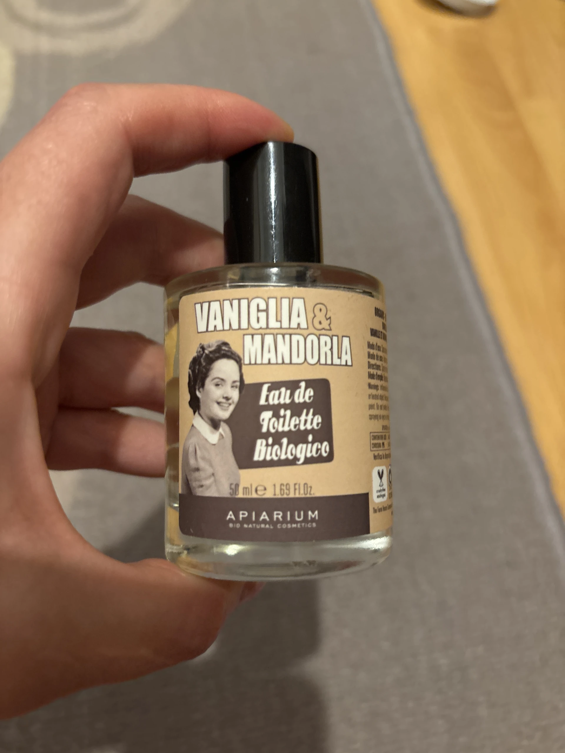 Apiarium vanilla-mandula edt.