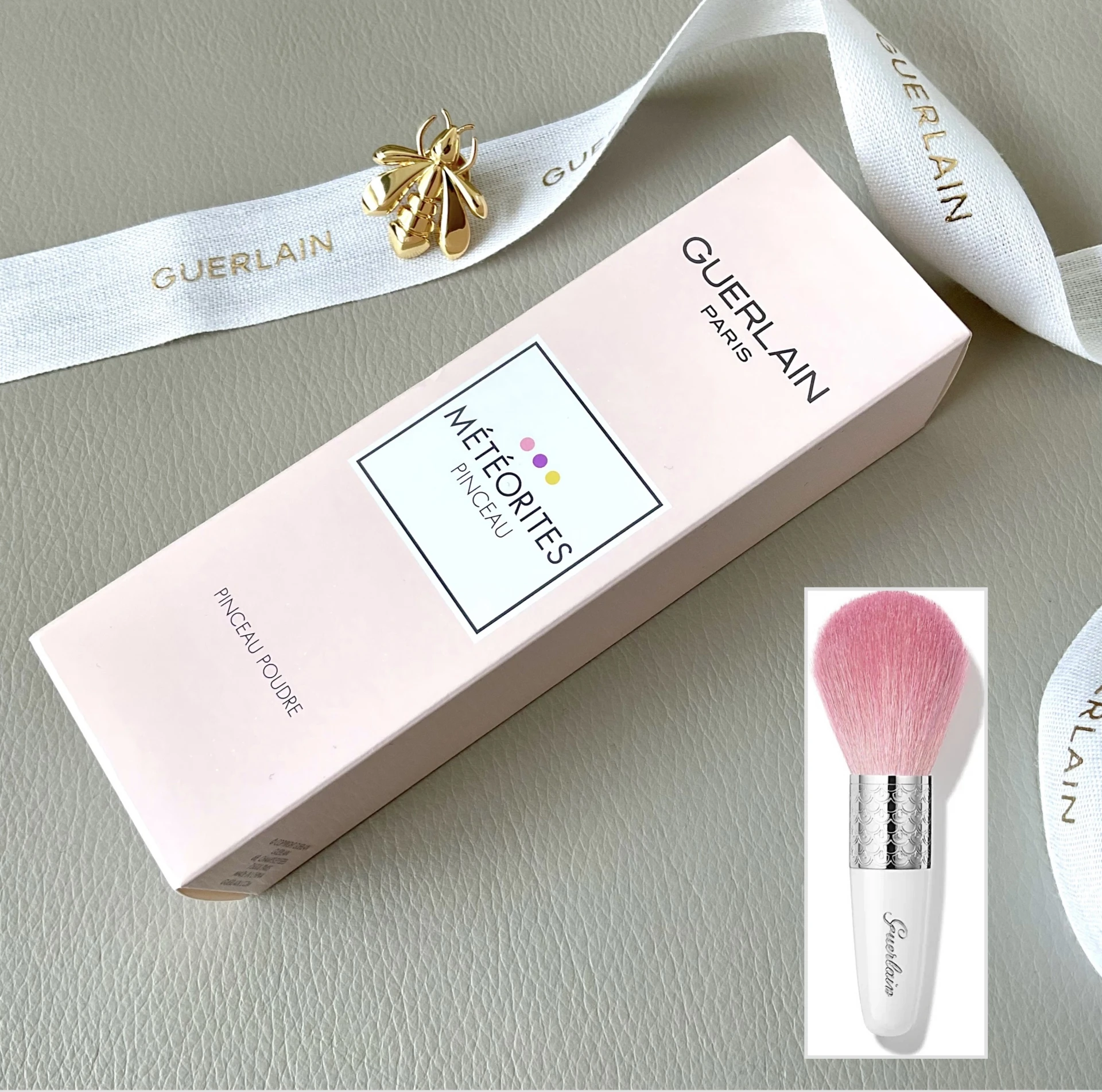 Guerlain Météorites Powder Brush 🎁ajándék Guerlain illatmintával