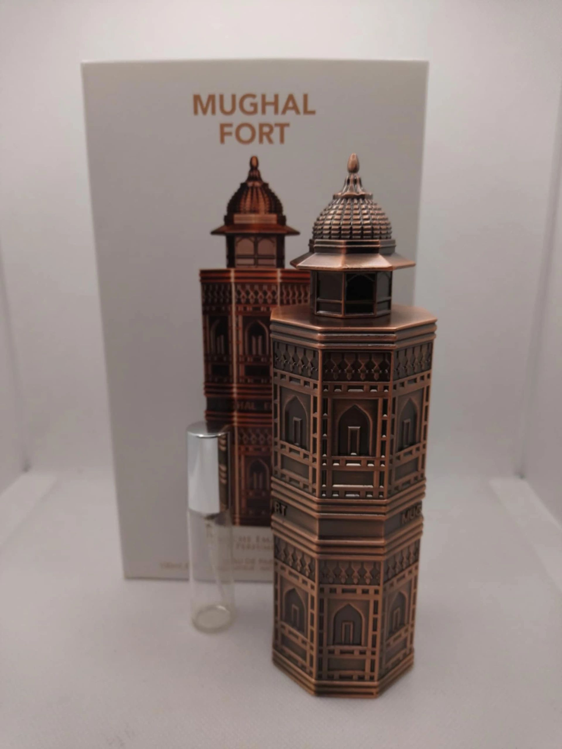 Niche Emarati Mughal Fort