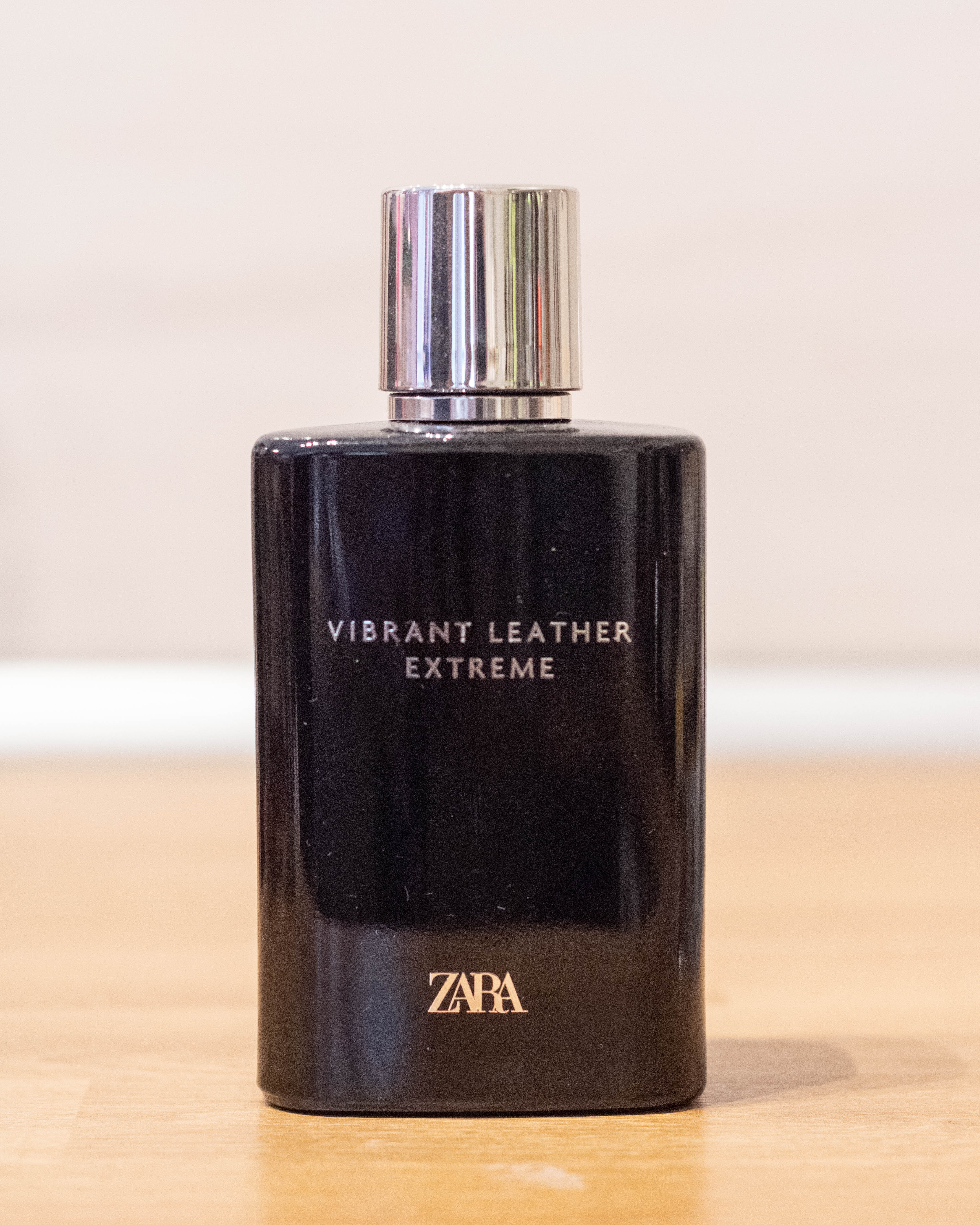 Zara Vibrant Leather Extreme EDP (Black XS L'Excés klón) 10 ml fújós