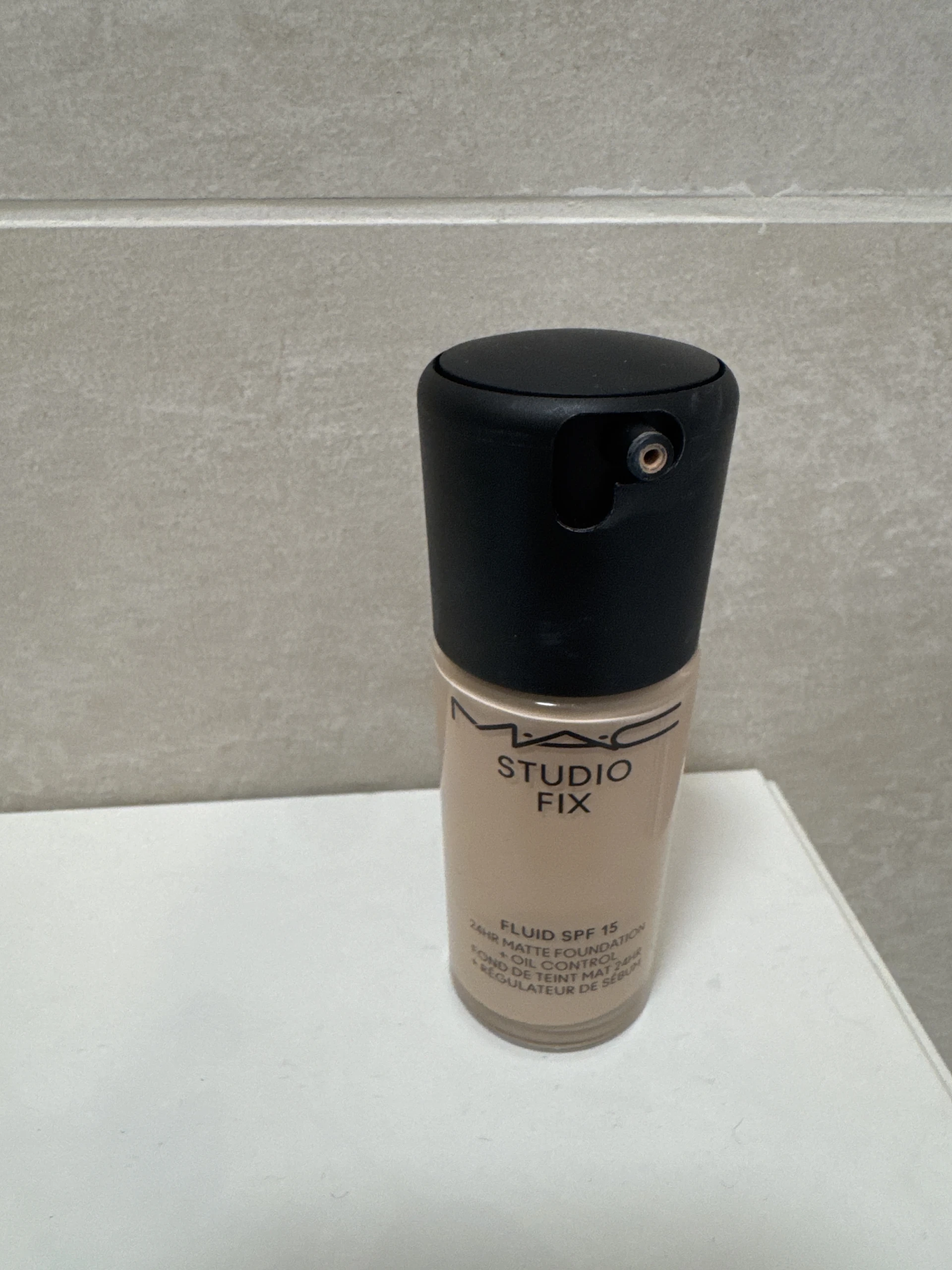 Mac Studio fix fluid SPF 15