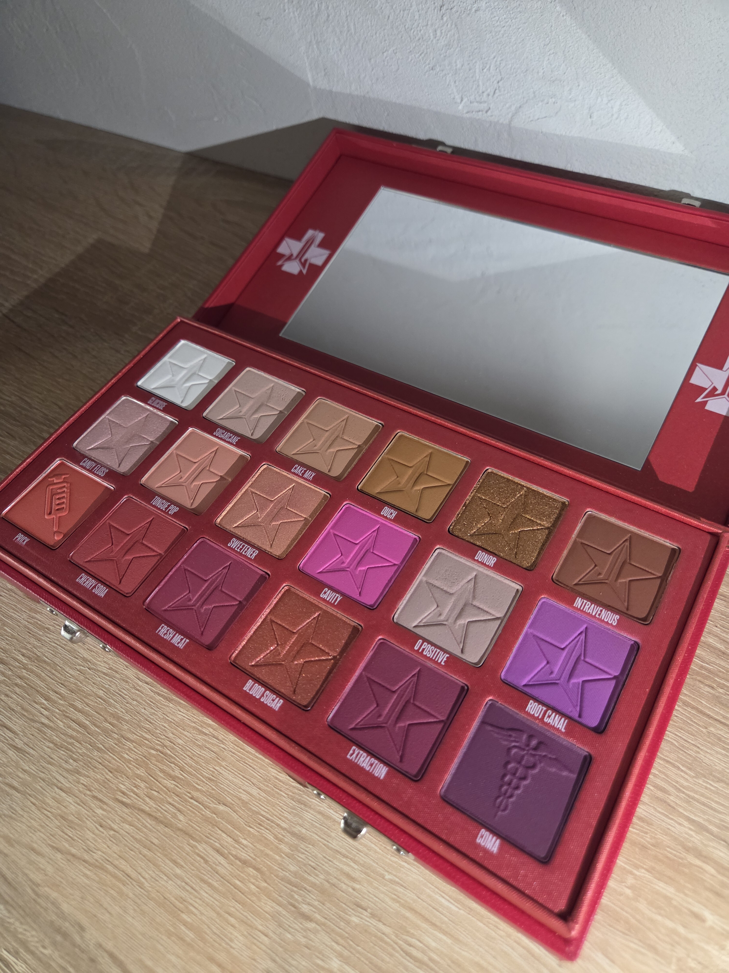 Jeffree Star Cosmetic Blood Sugar Paletta