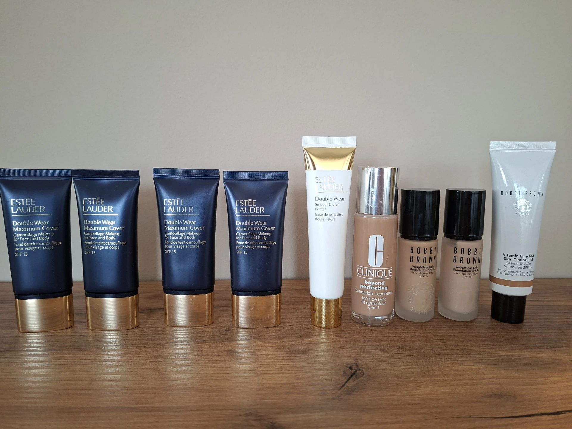 Bobbi Brown Skin Long-Wear Weightless Foundation SPF15