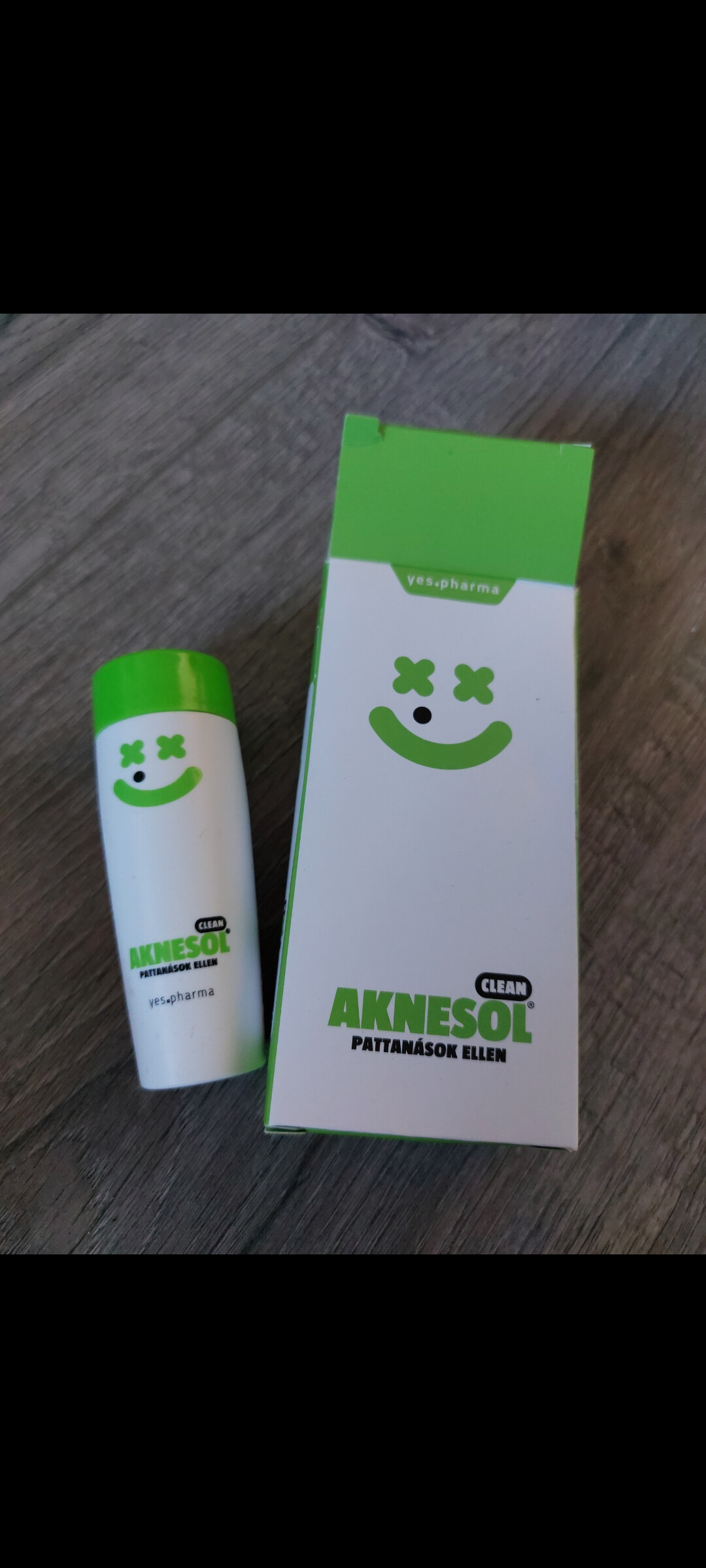 yes.pharma Aknesol Clean Ecsetelő