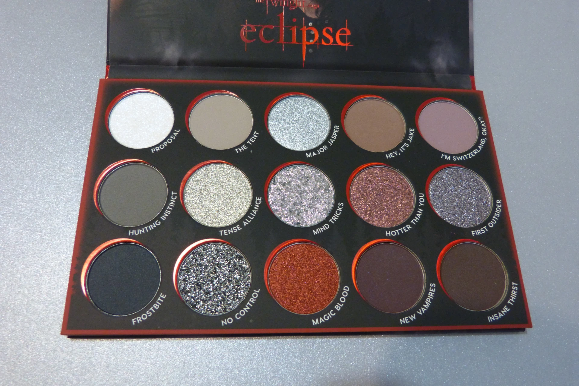 Új Colourpop Twilight Eclipse paletta