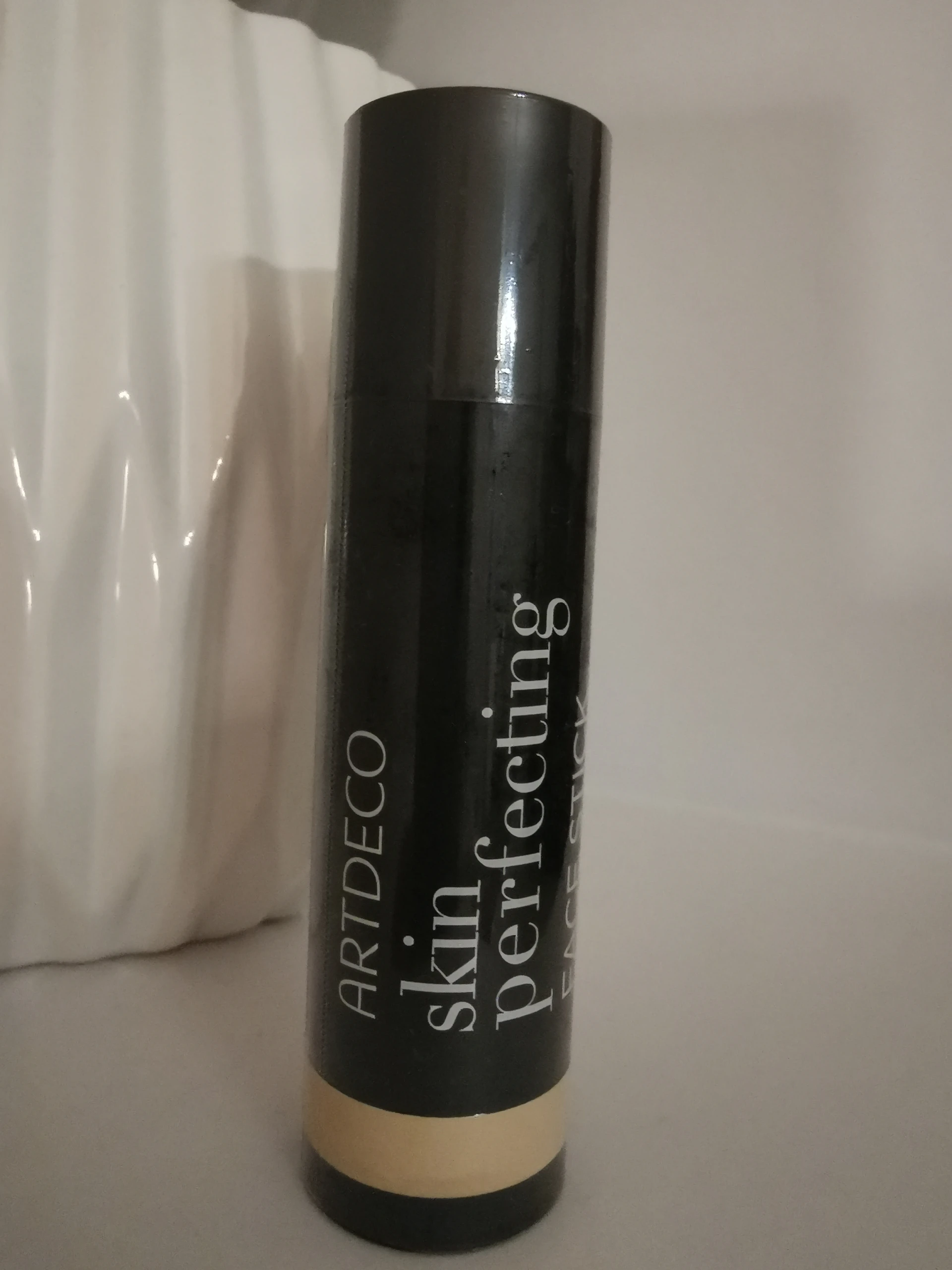 ARTDECO Skin Perfecting Face Stick- Alapozó Stift