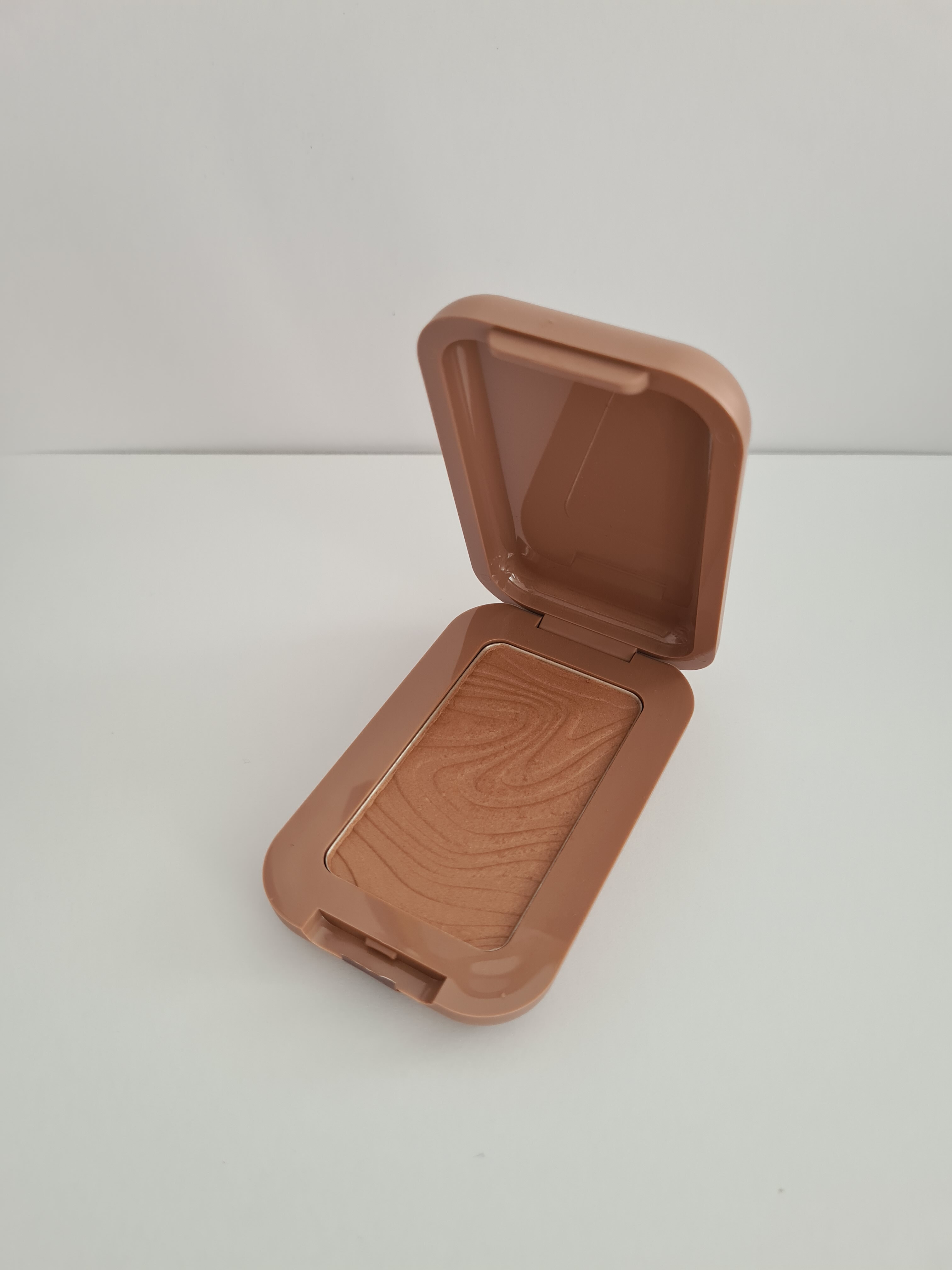 Nyx buttermelt bronzer BMB02 ALL BUTTAD UP