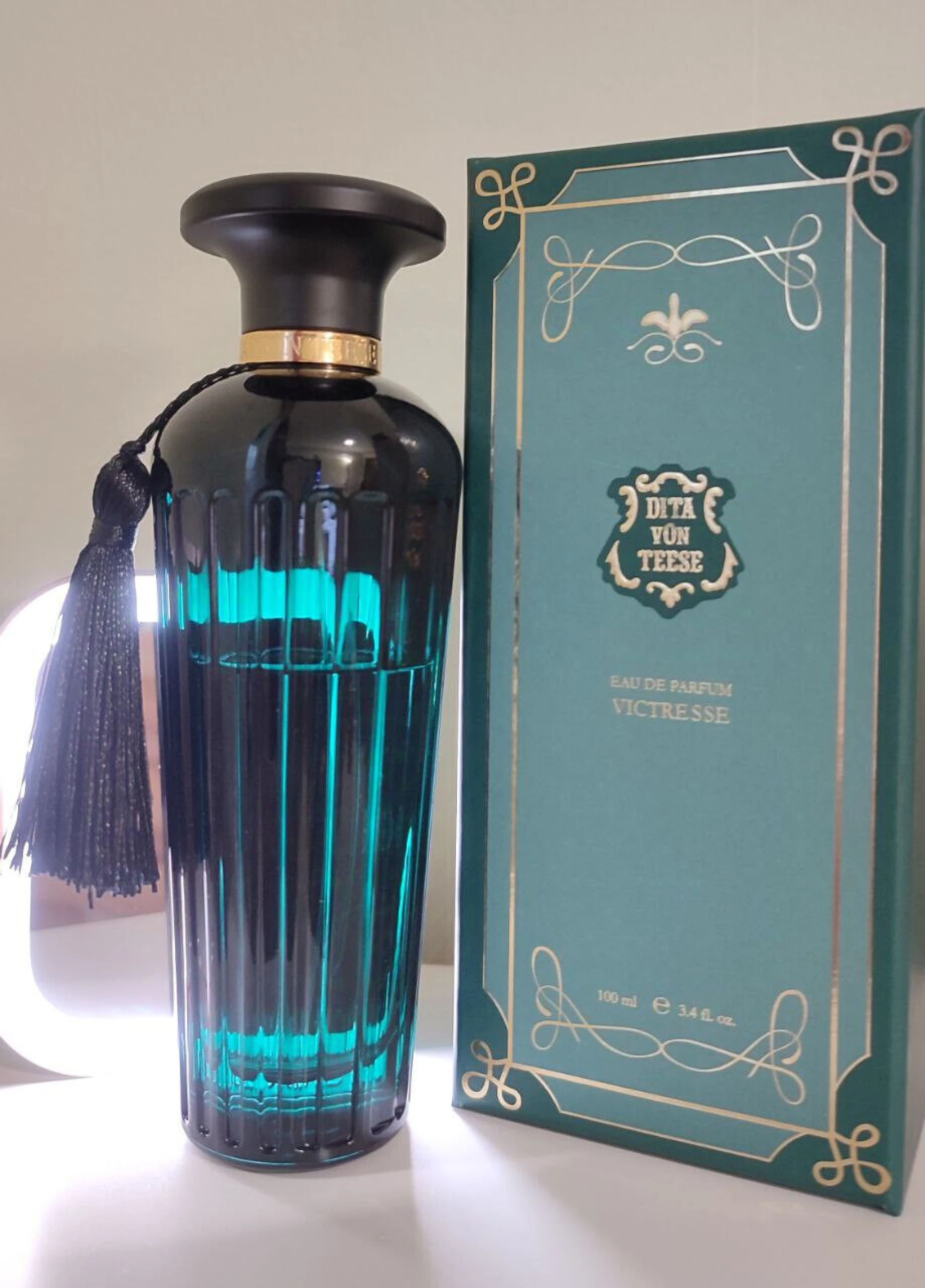 Dita Von Teese Victresse EDP fújósok