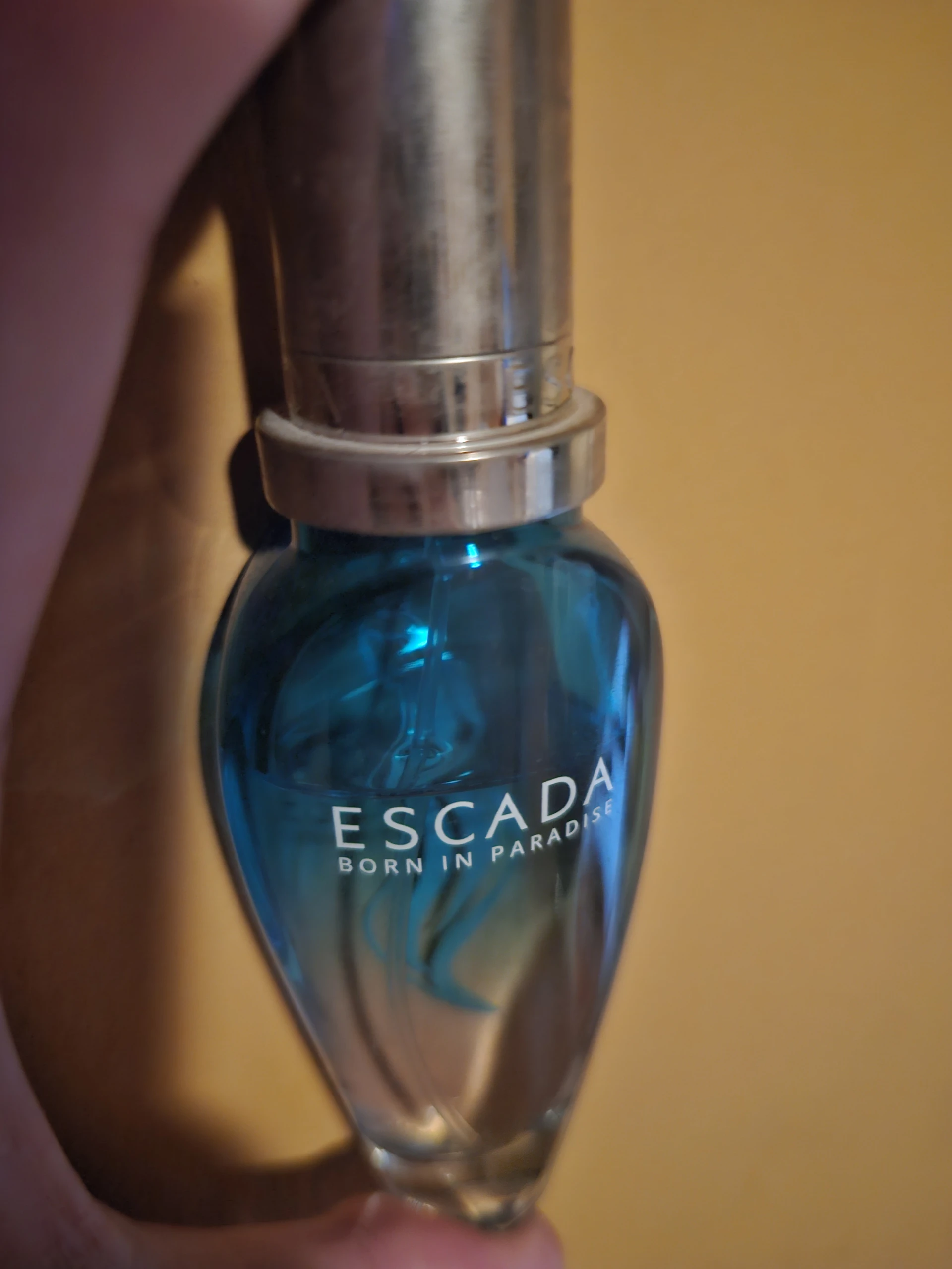Escada - Born in paradise