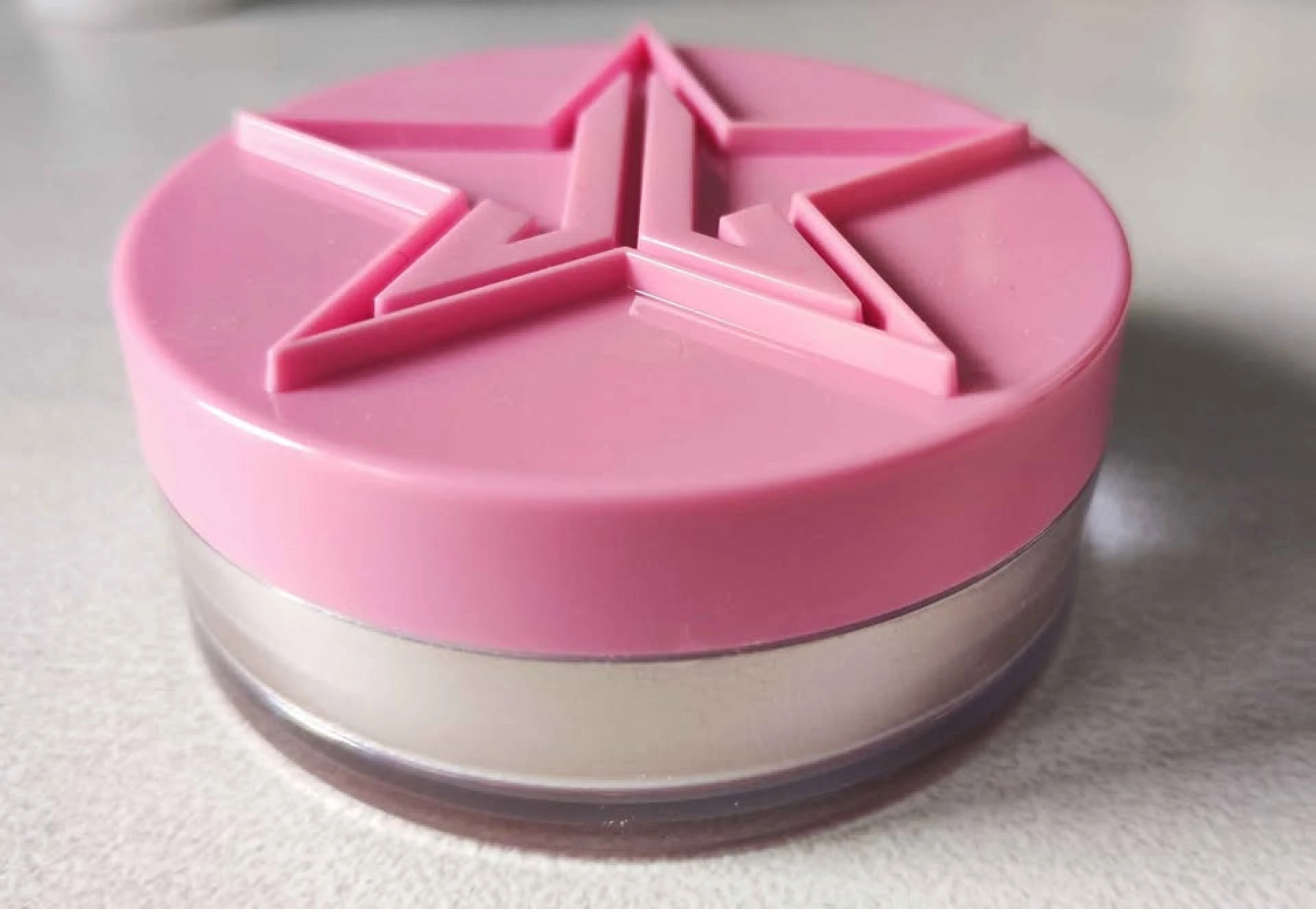 Jeffree Star Magic Star púder fair