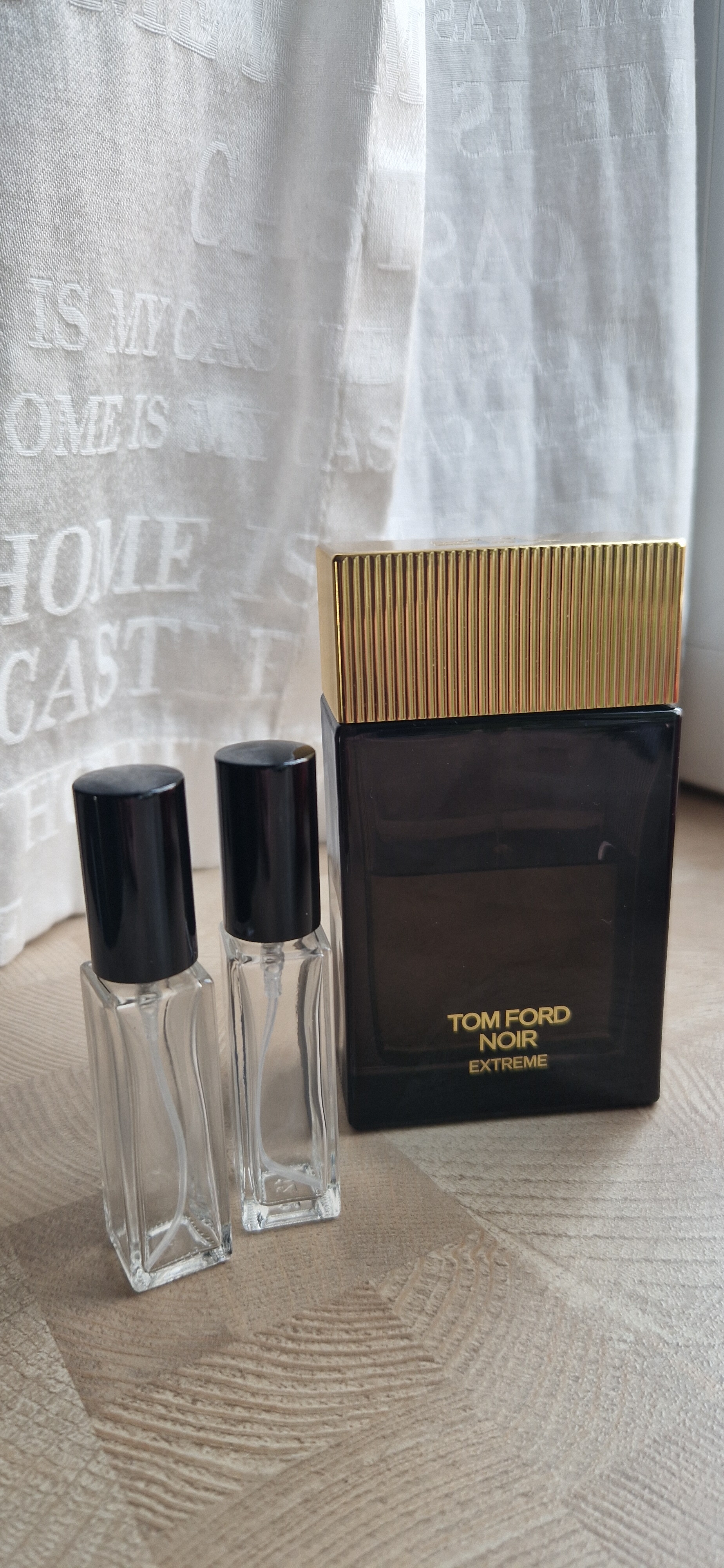 Tom Ford - Extreme Noir (edp) 5ml // 10ml - frissen mérve