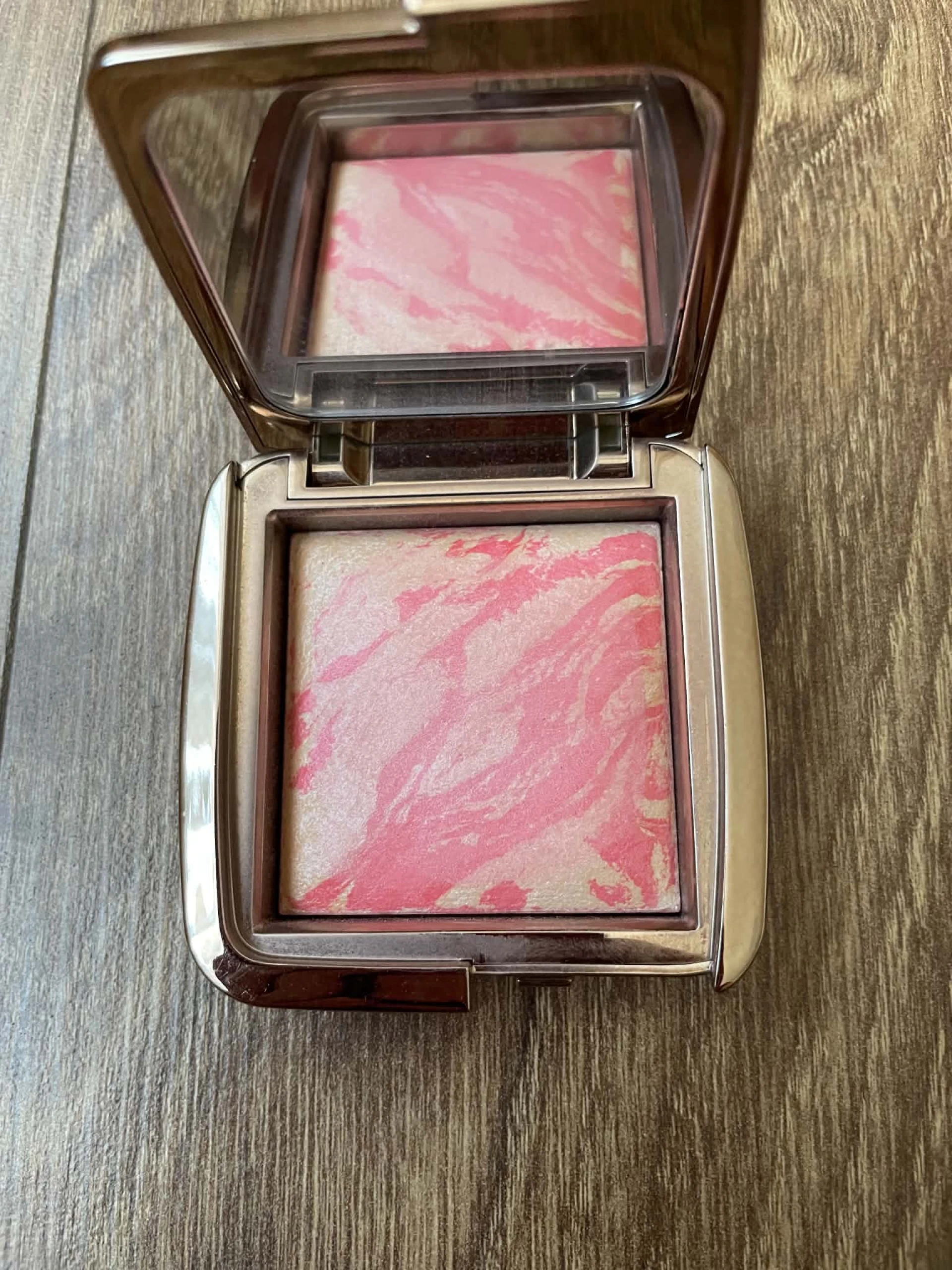 Hourglass Ambient Lighting Blush - Incandescent Electra