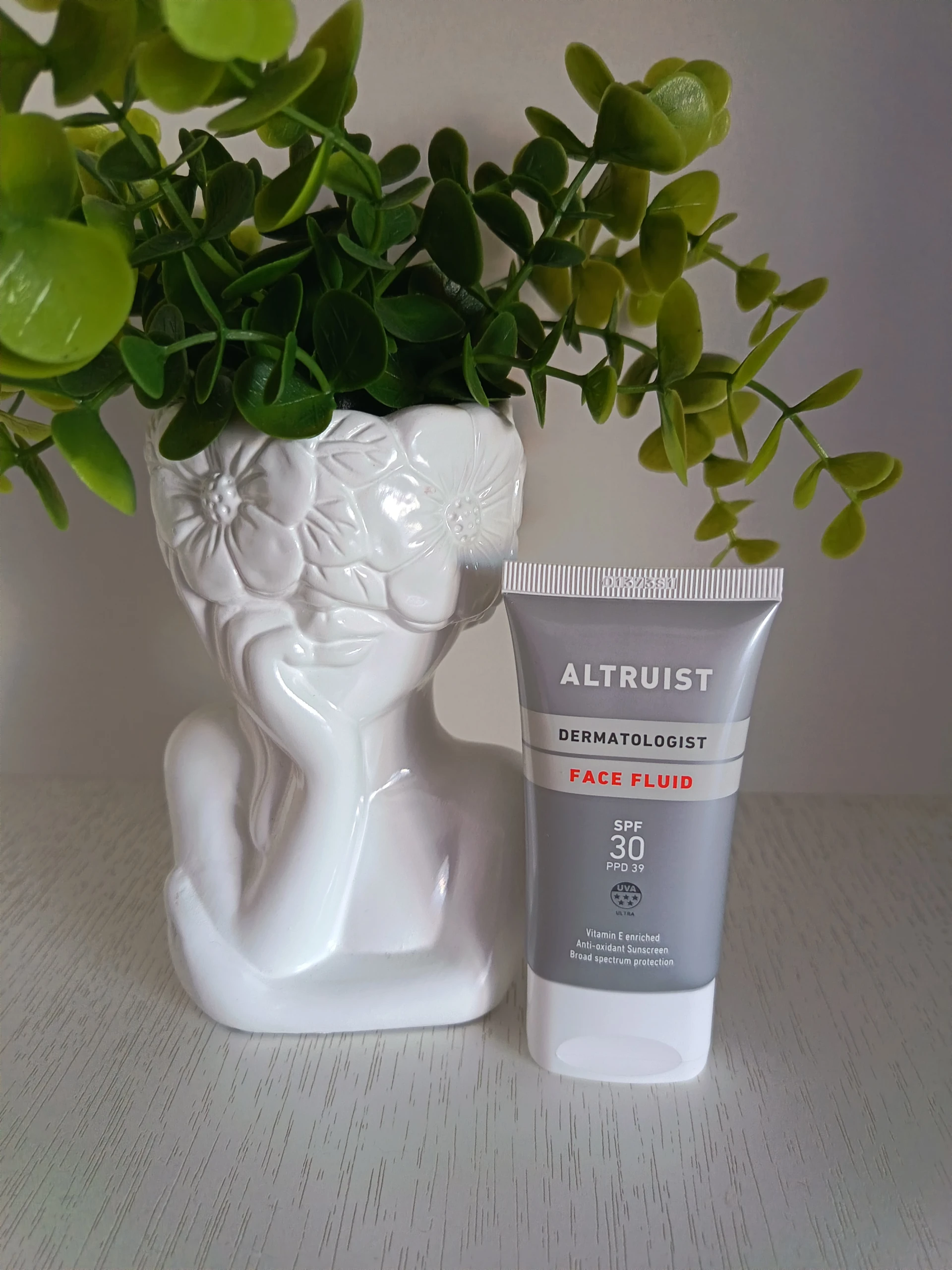 Altruist Dermatologist Face Fluid SPF30