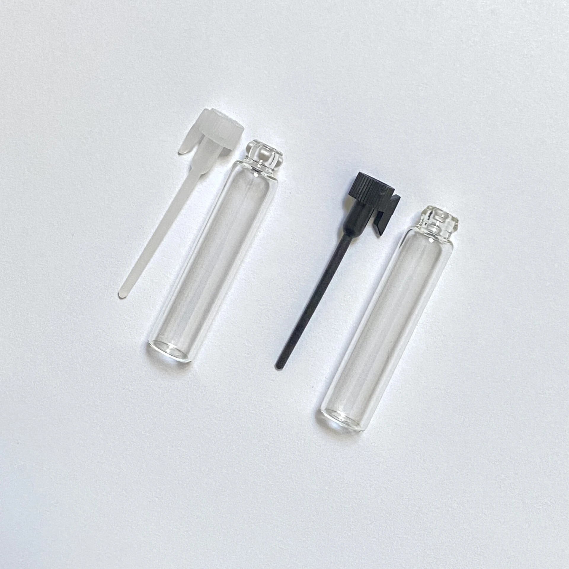 2 ml-s parfüm minta fiola
