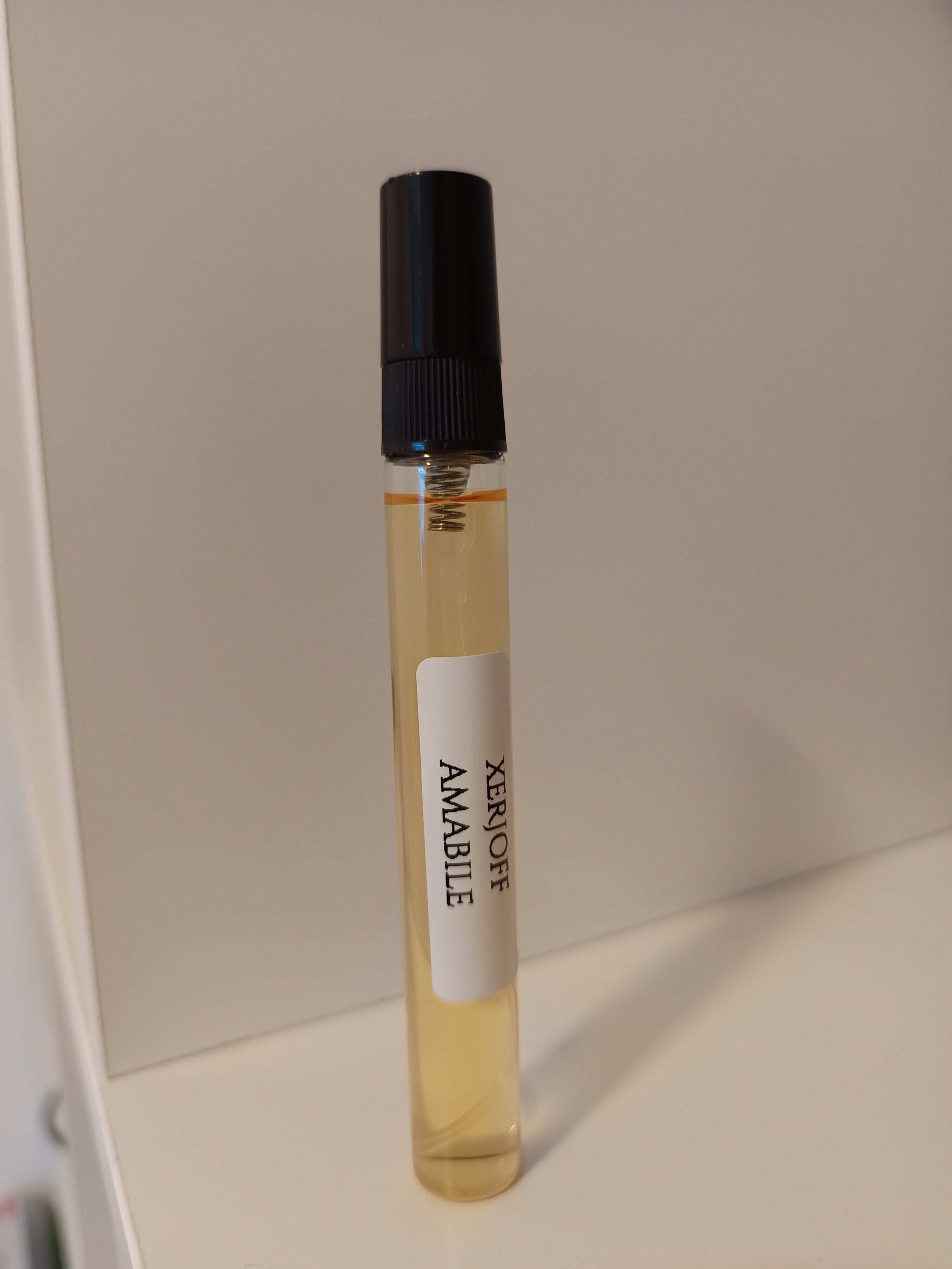 Xerjoff Amabile 10 ml parfümszóróban