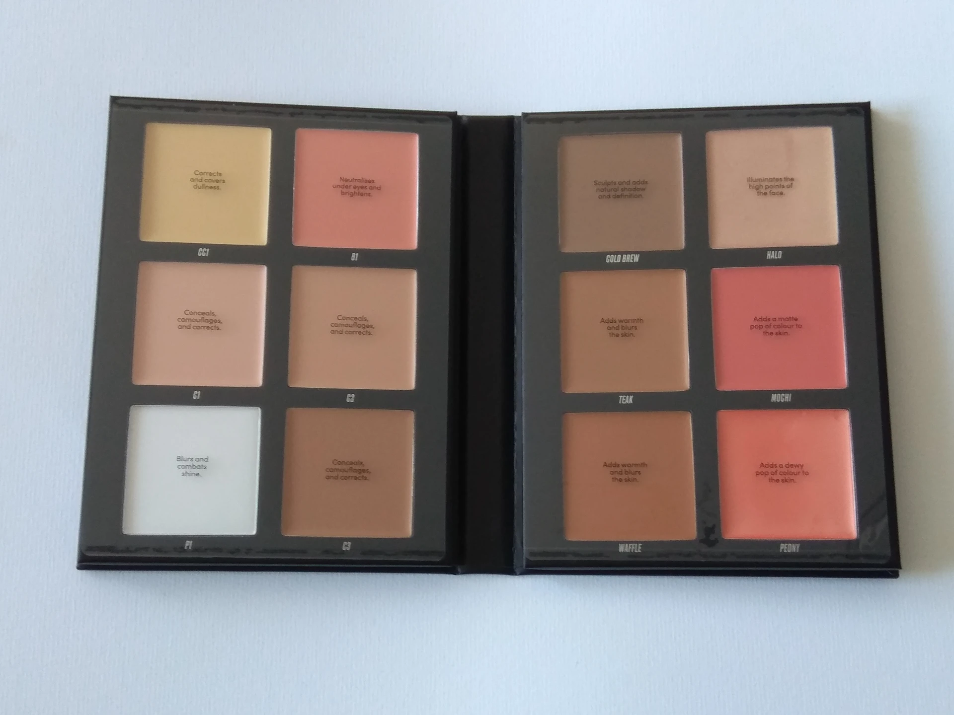 Új Beauty Bay arcpaletta fair/medium