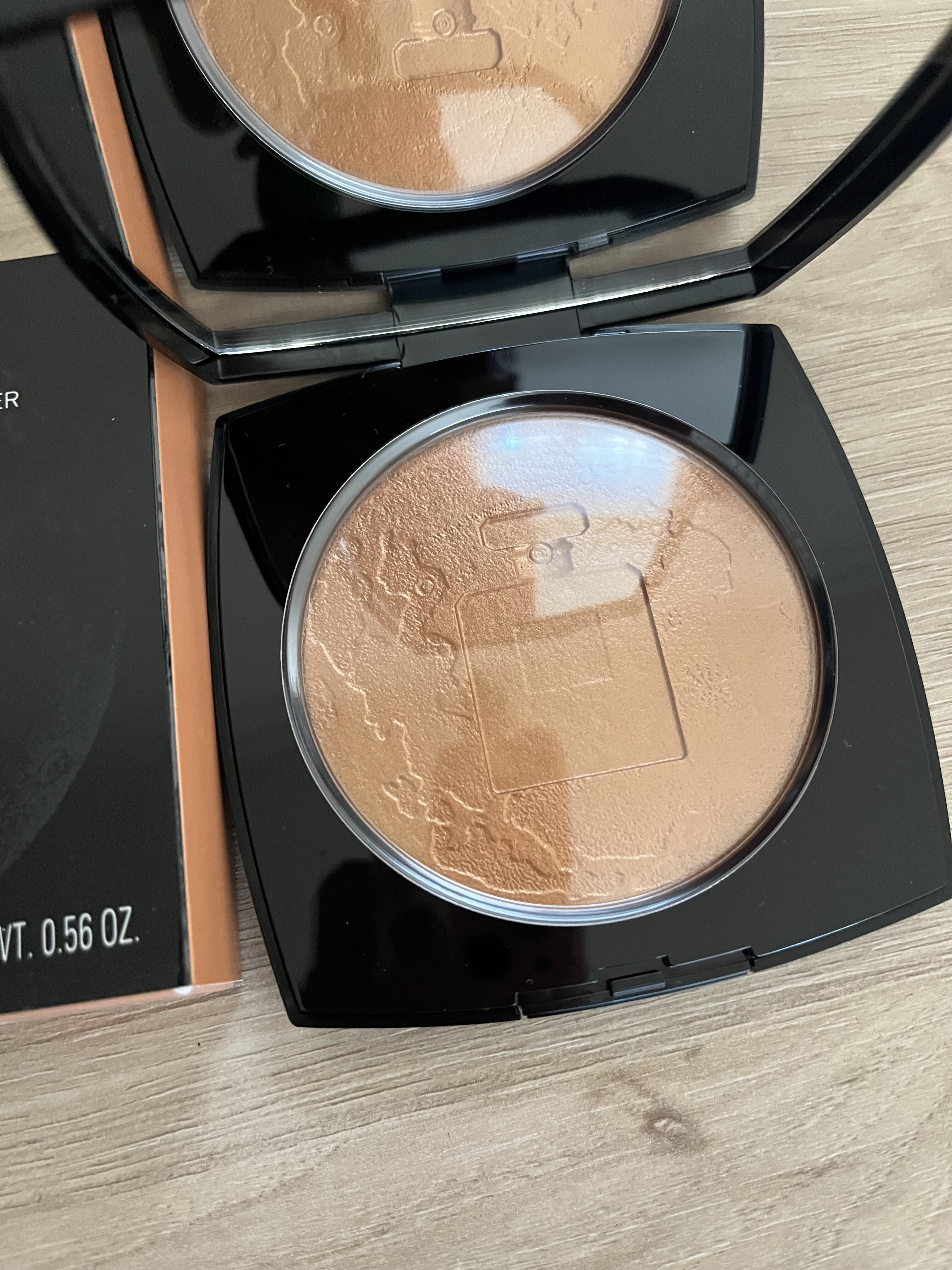 Chanel Éclat Lunaire Oversize Illuminating Face Powder - Limited Edition