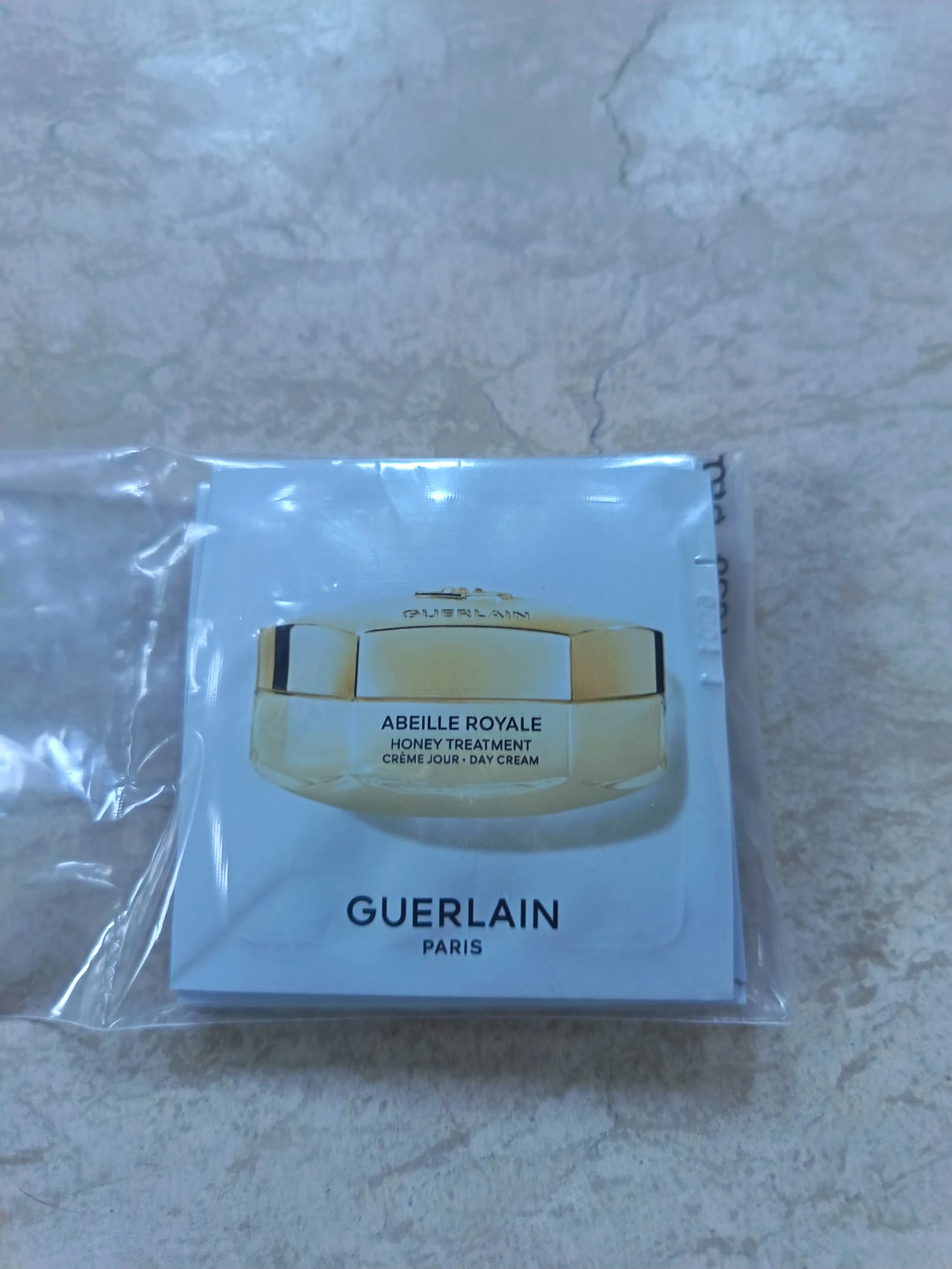 Guerlain Abeille Royale Day Cream mintacsomag