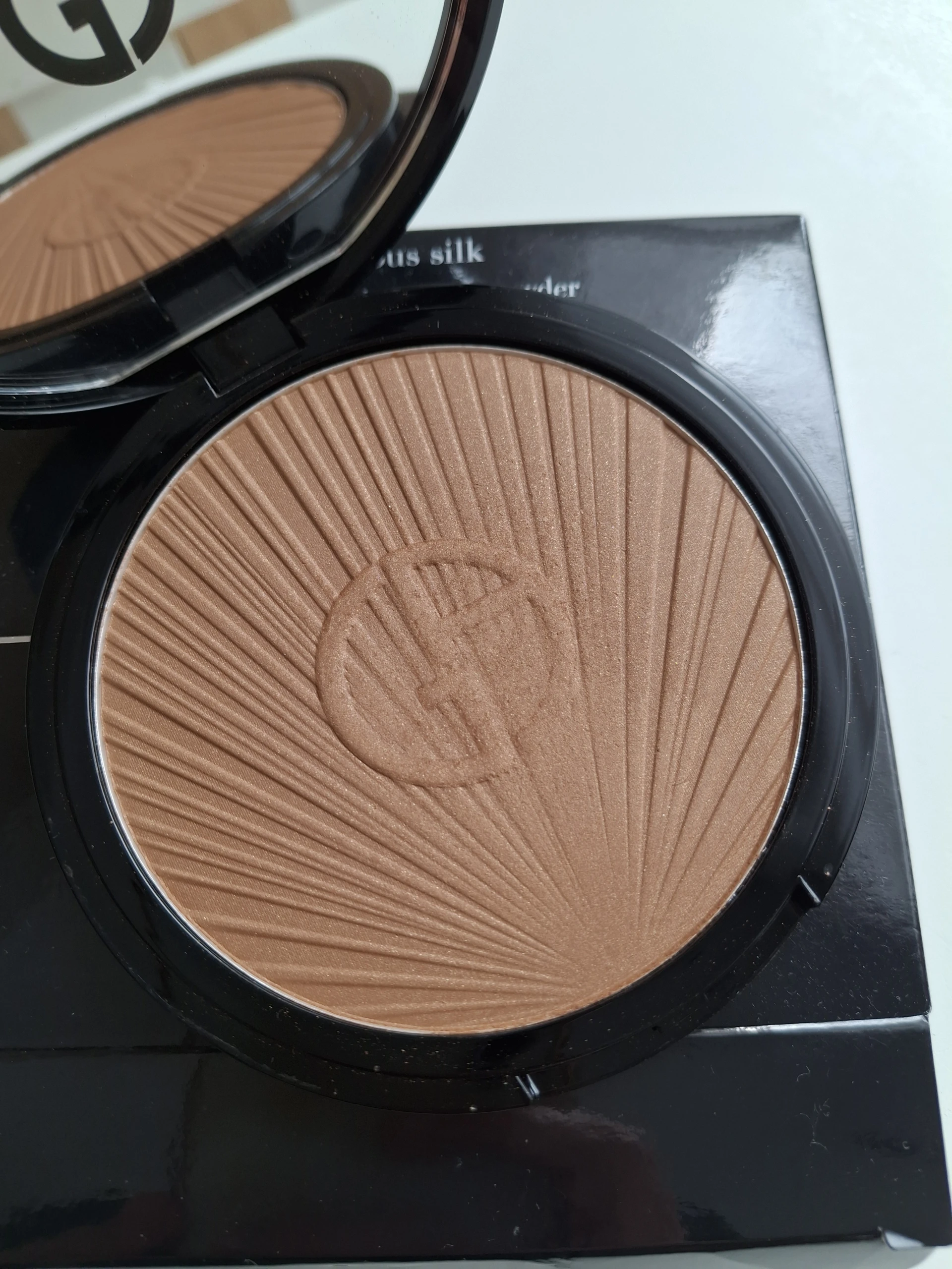 Giorgio Armani Luminous Silk bronzing powder 100