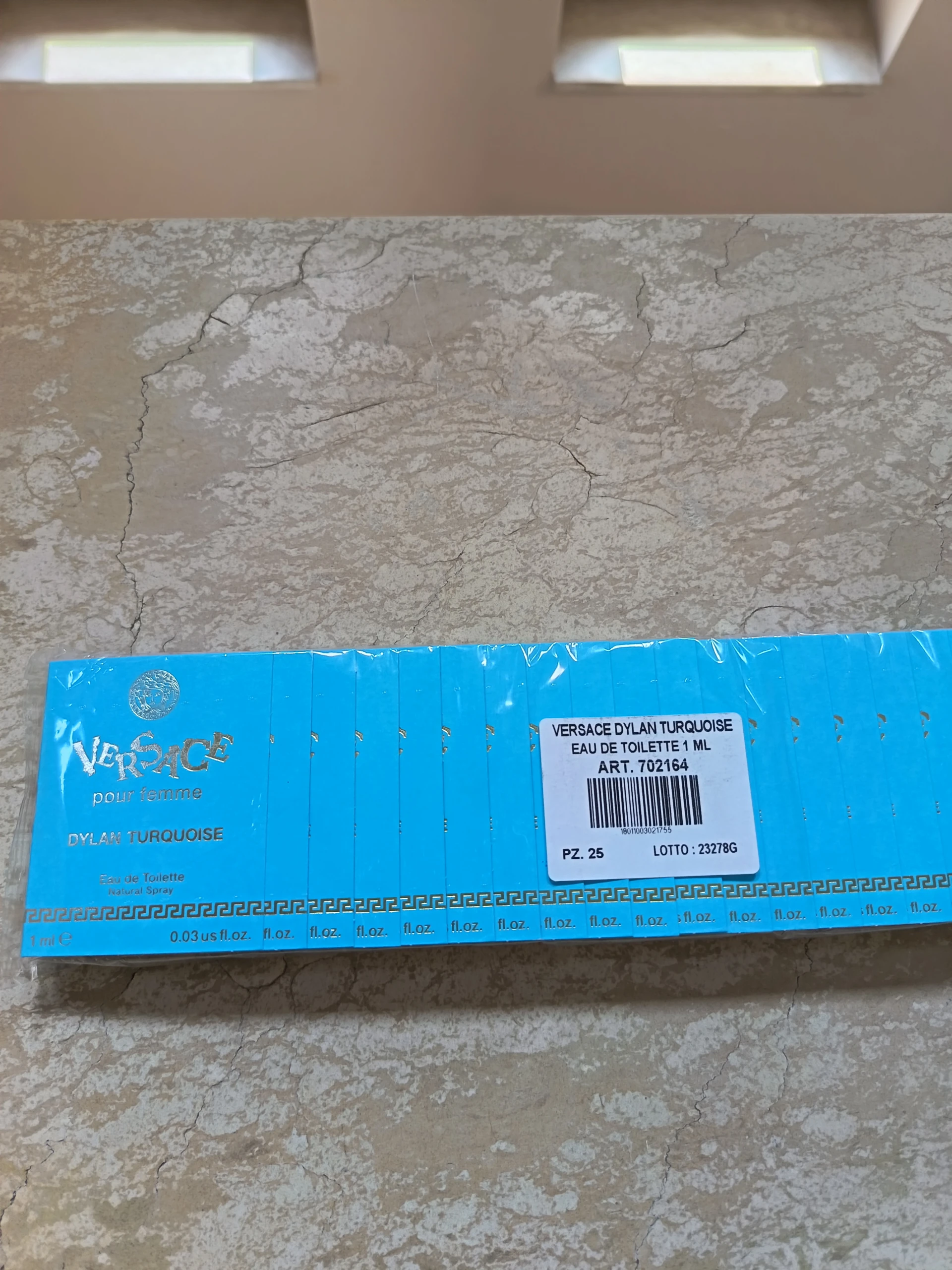 Versace Dylan Turquoise mintacsomag