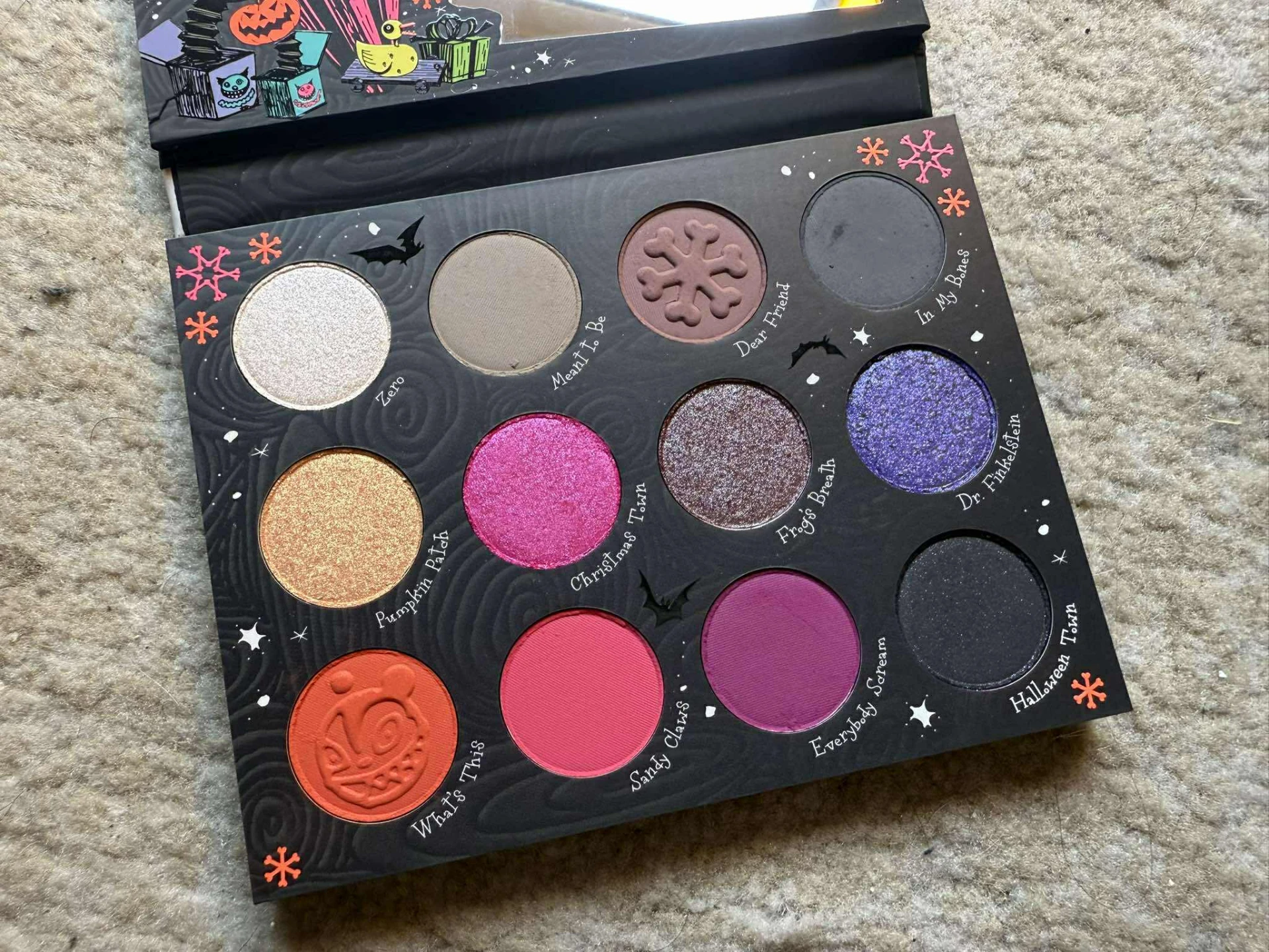 Colourpop nightmare before christmas paletta