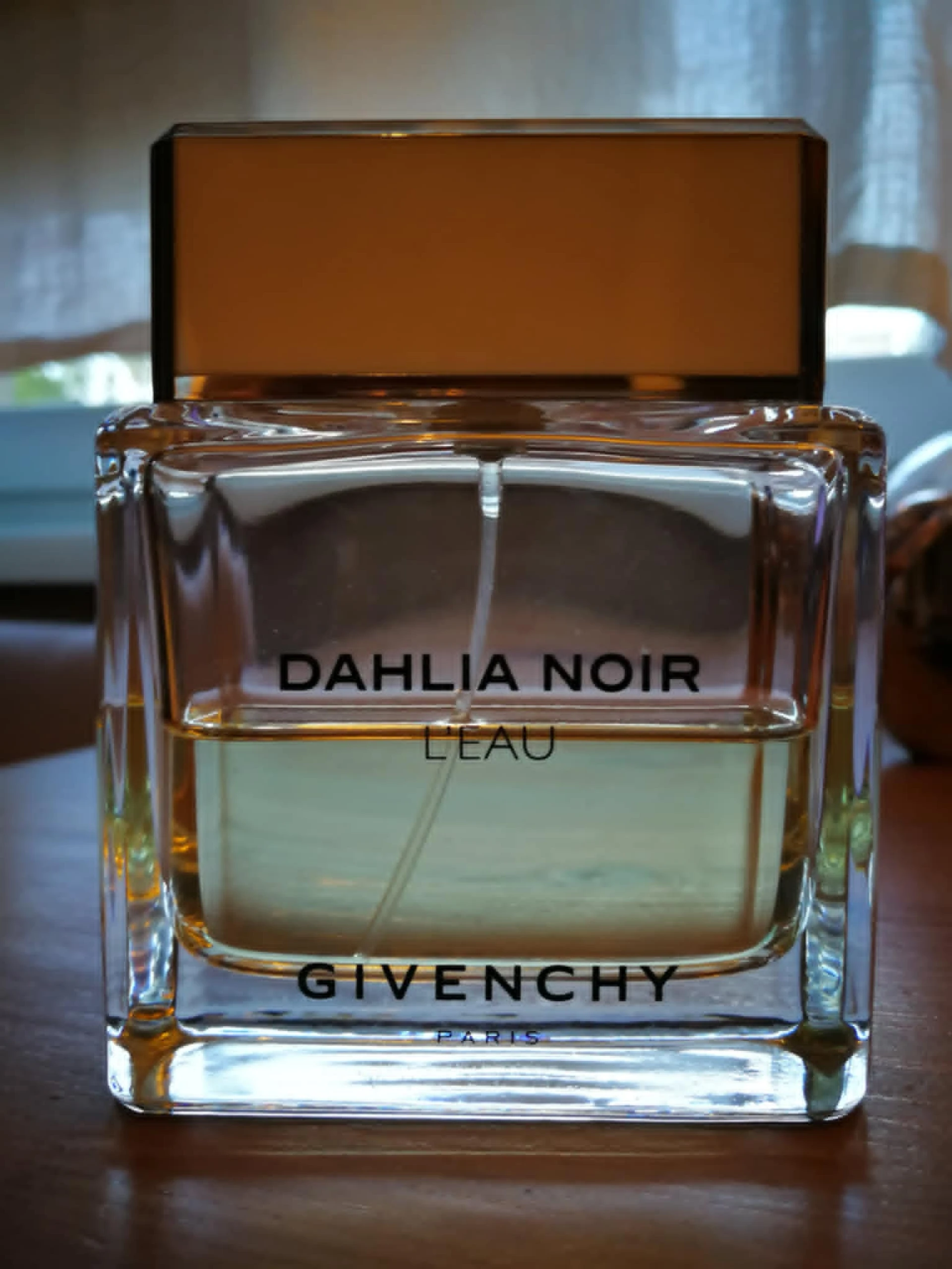 Givenchy Dahlia Noir L’Eau