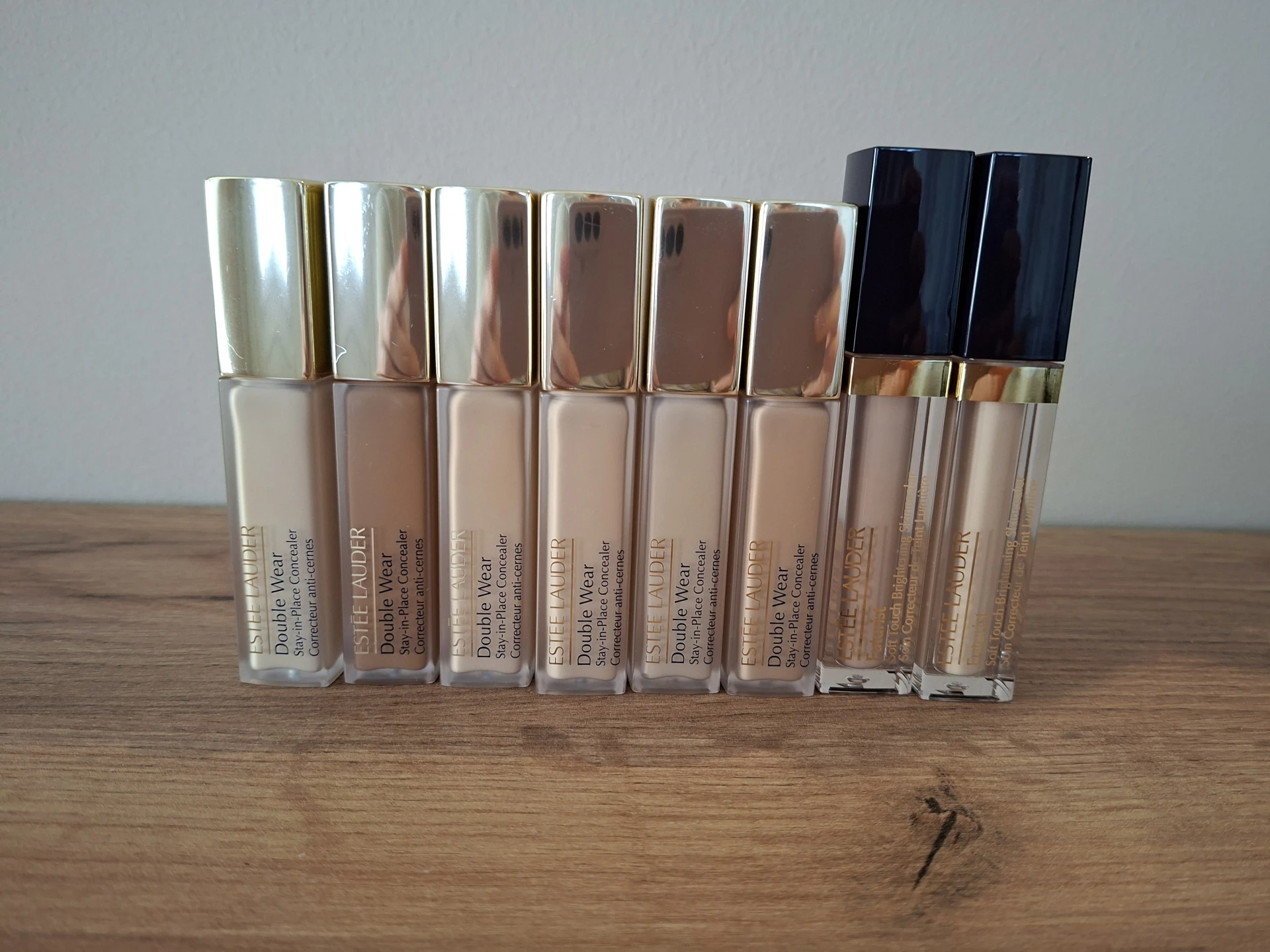 Estée Lauder Futurist Soft Touch Brightening