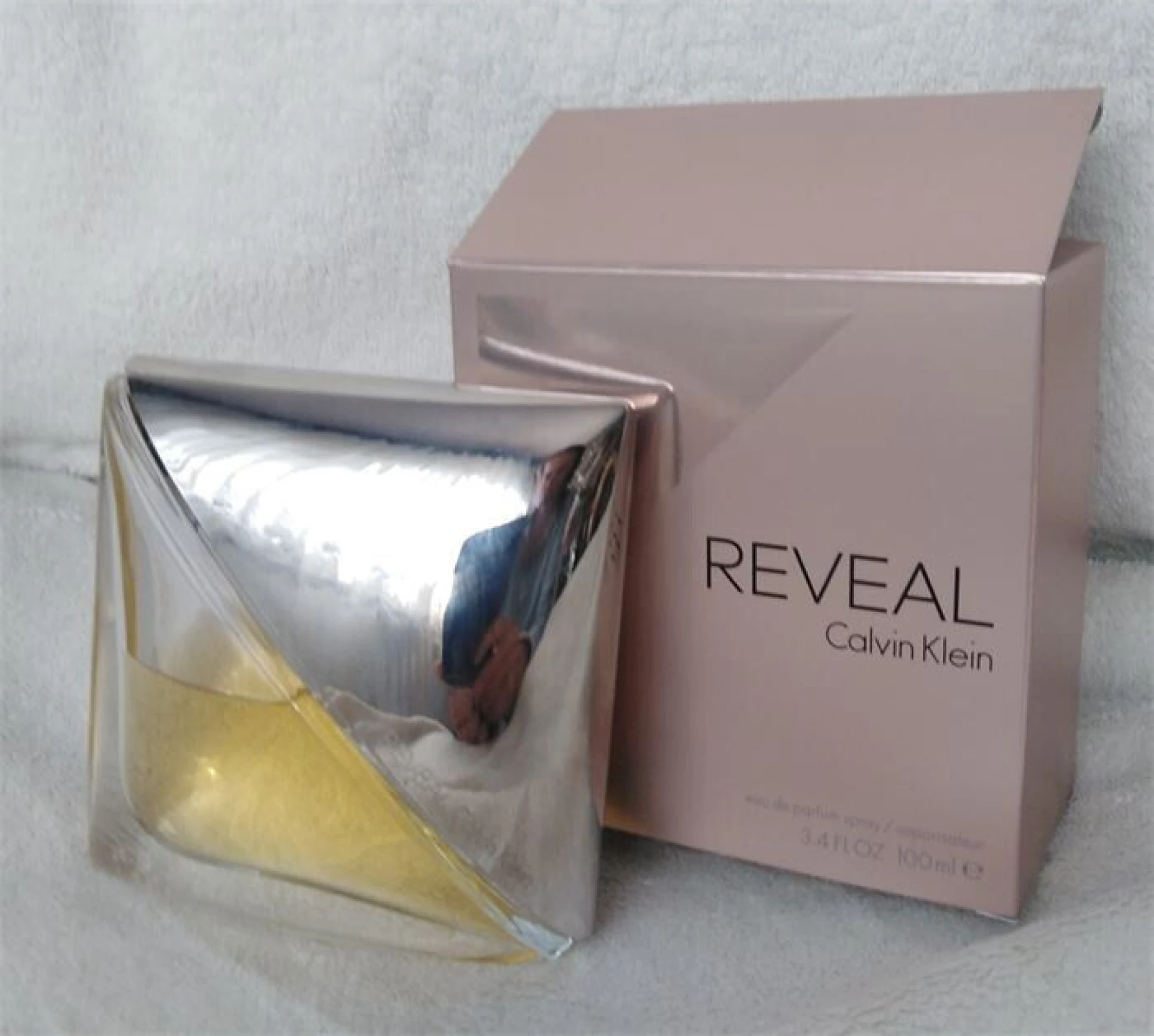 Calvin Klein Reveal parfümszóróban* eladó