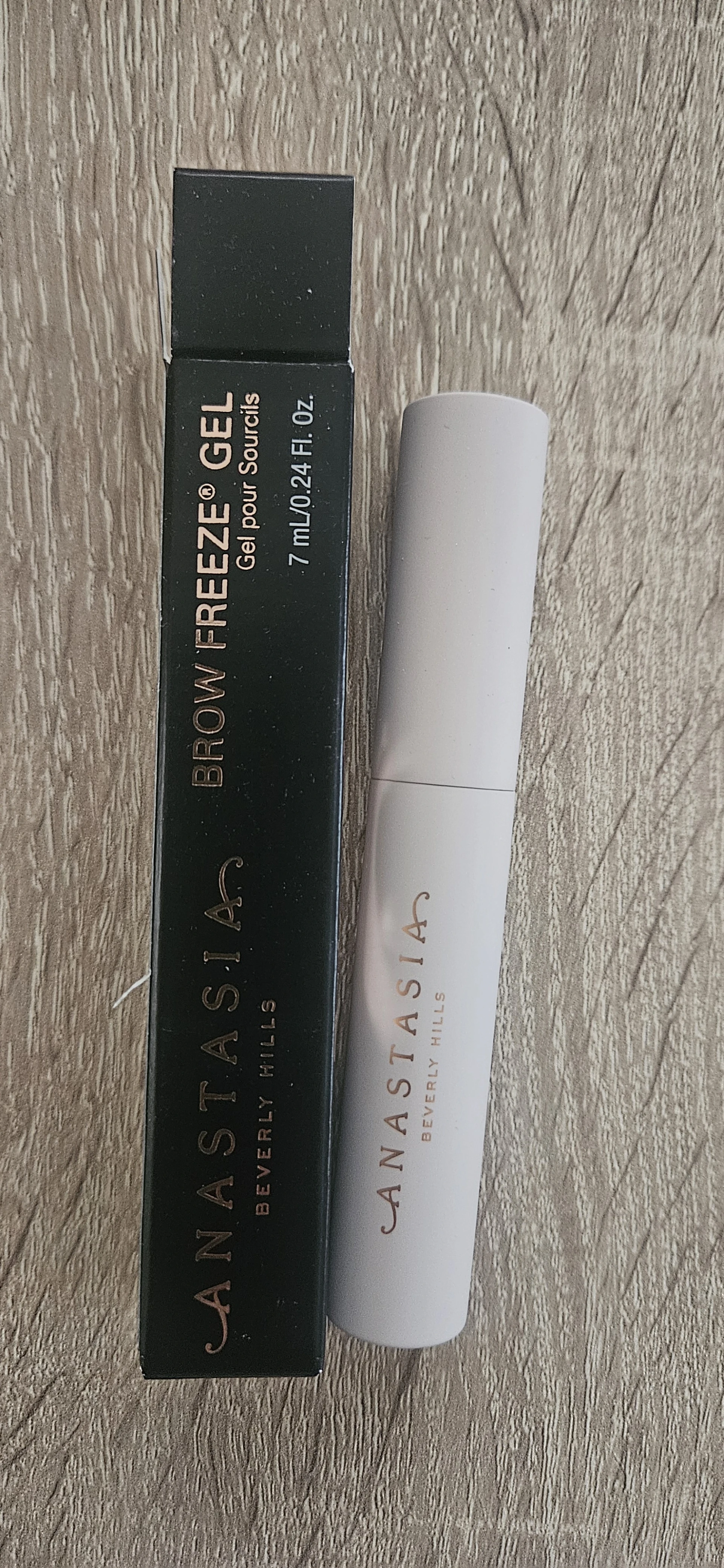 Anastasia Beverly Hills brow freeze gel
