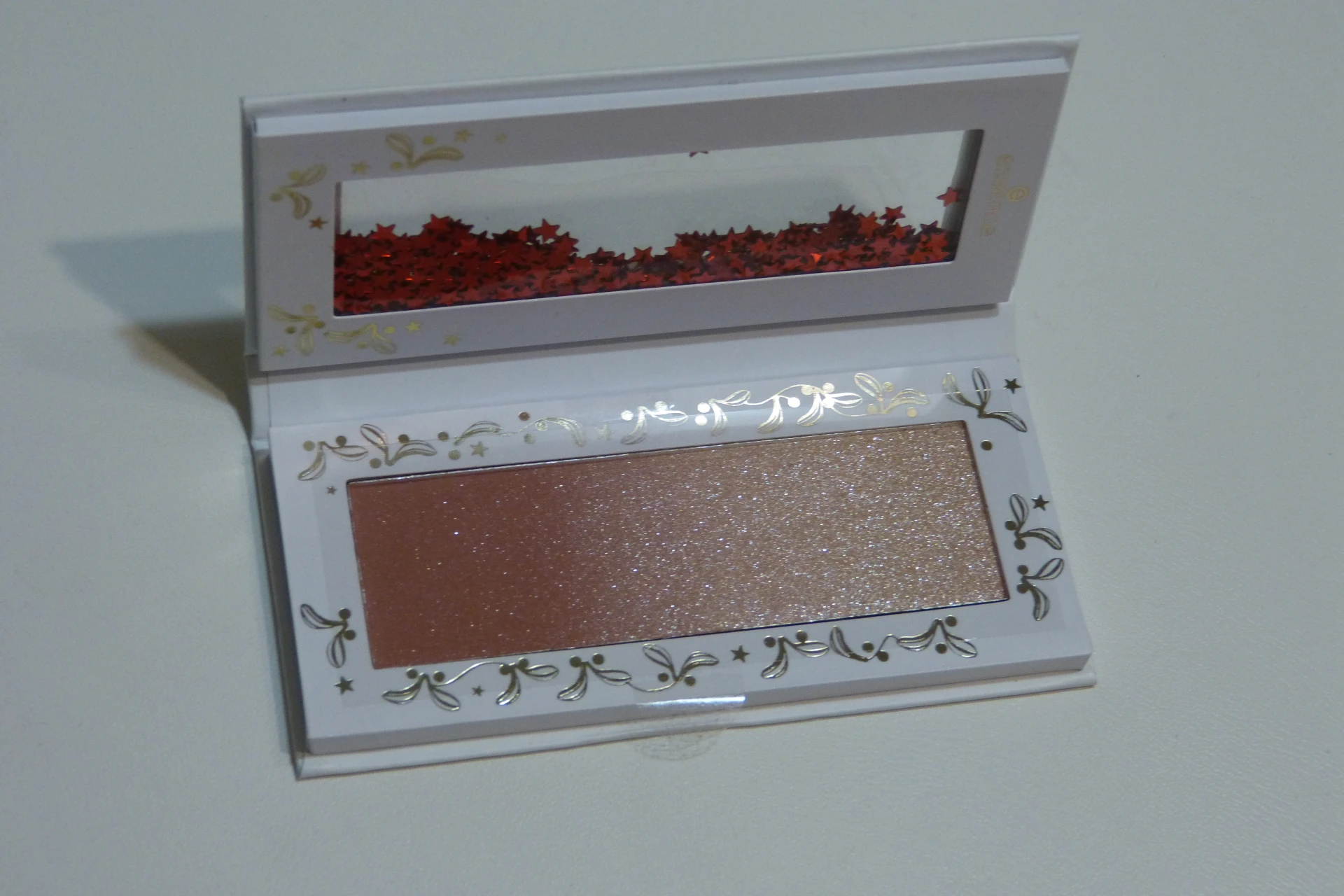 Új Essence pirosító és highlighter