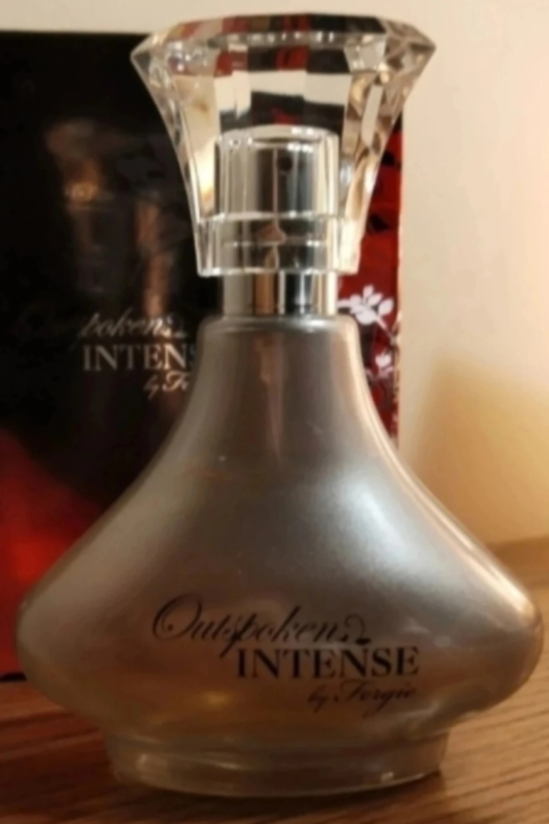 RITKASÁG ! Avon Outspoken Intense by Fergie EDP