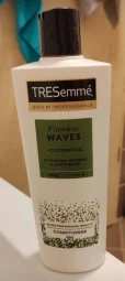 TRESemmé Flawless Waves balzsam