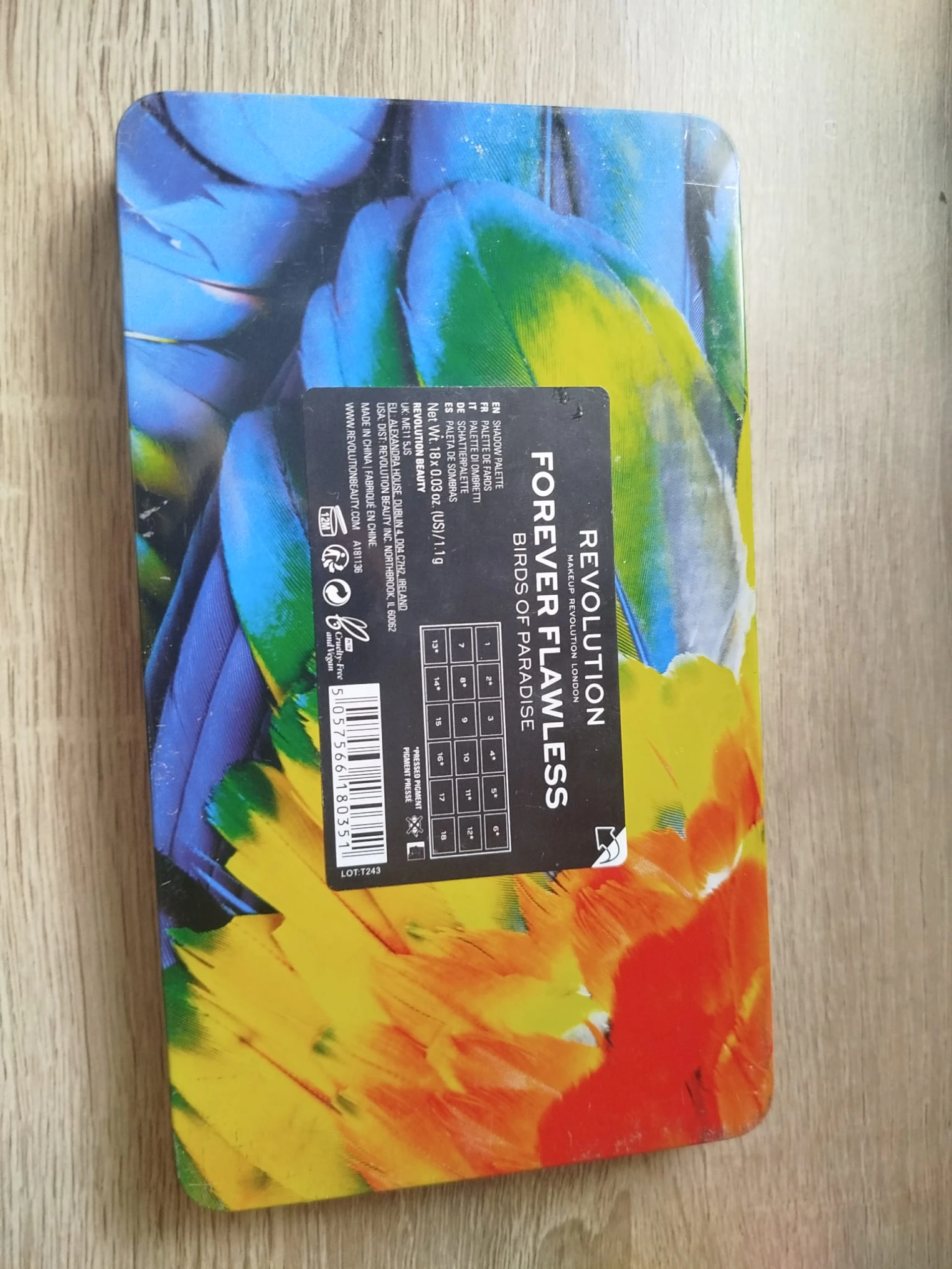 Revolution Forever Flawless- Birds of paradise paletta