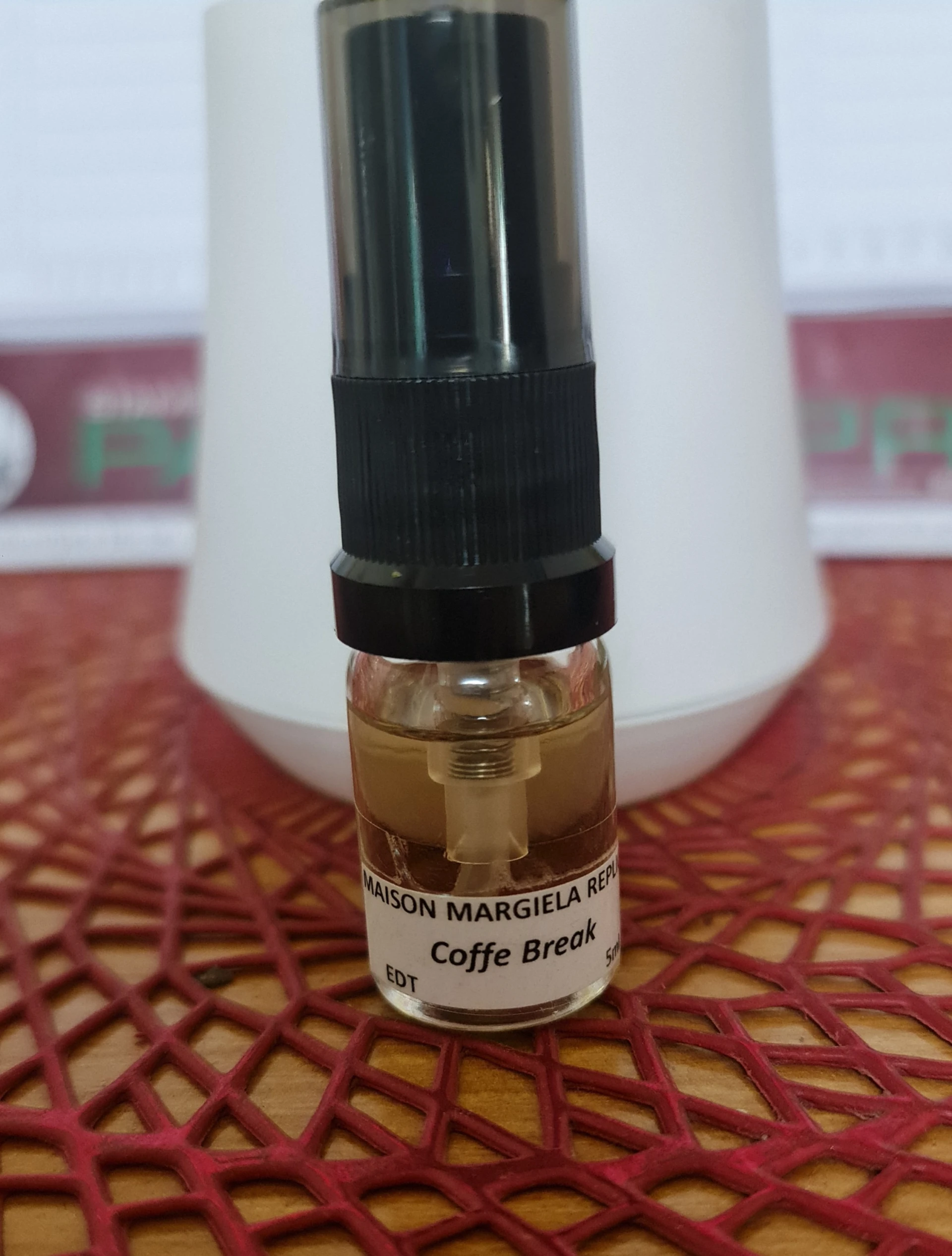 Maison Margiela Replica Coffe Break 5ml decant
