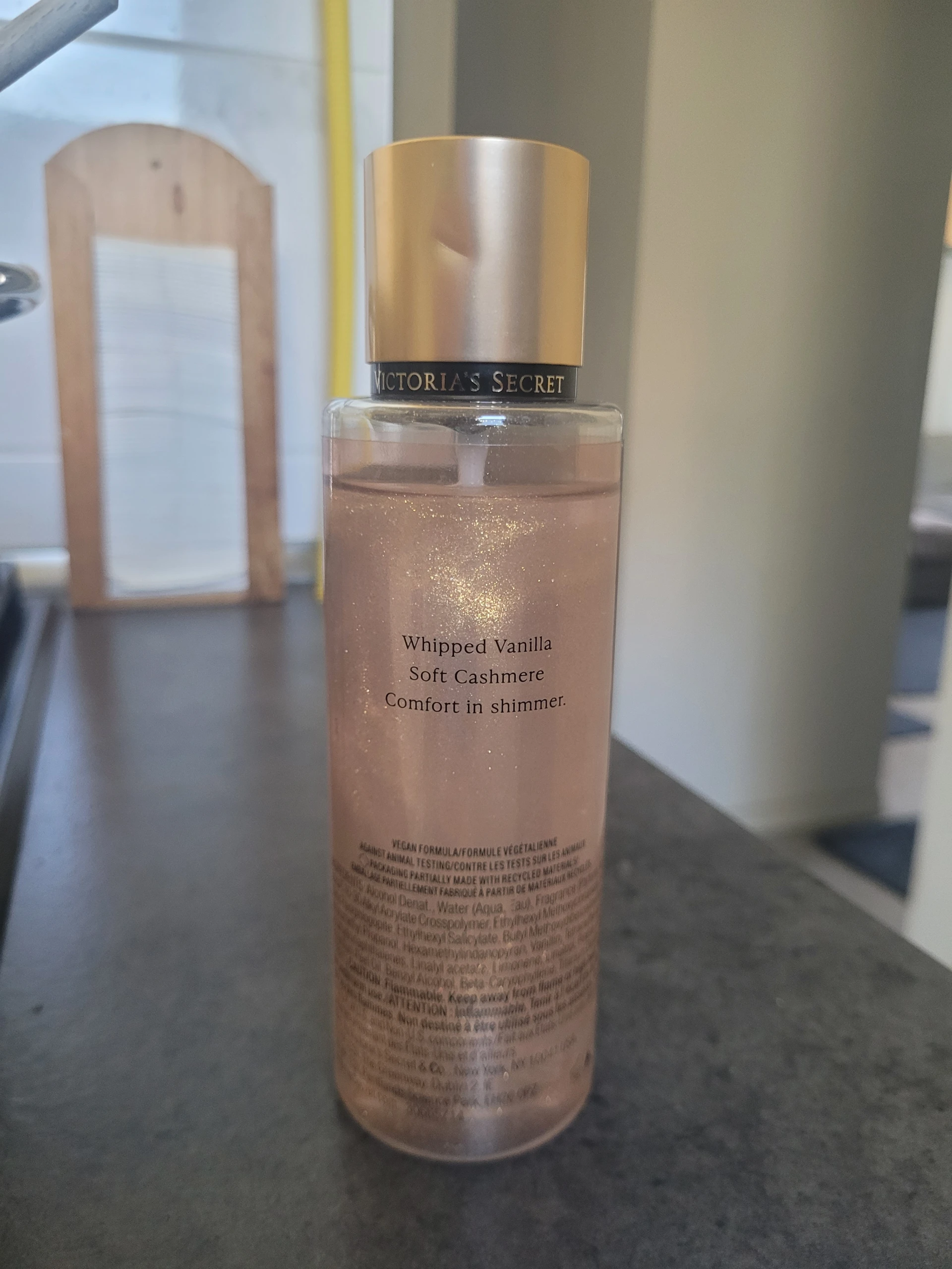 Victoria's Secret: Bare Vanilla Shimmer testpermet