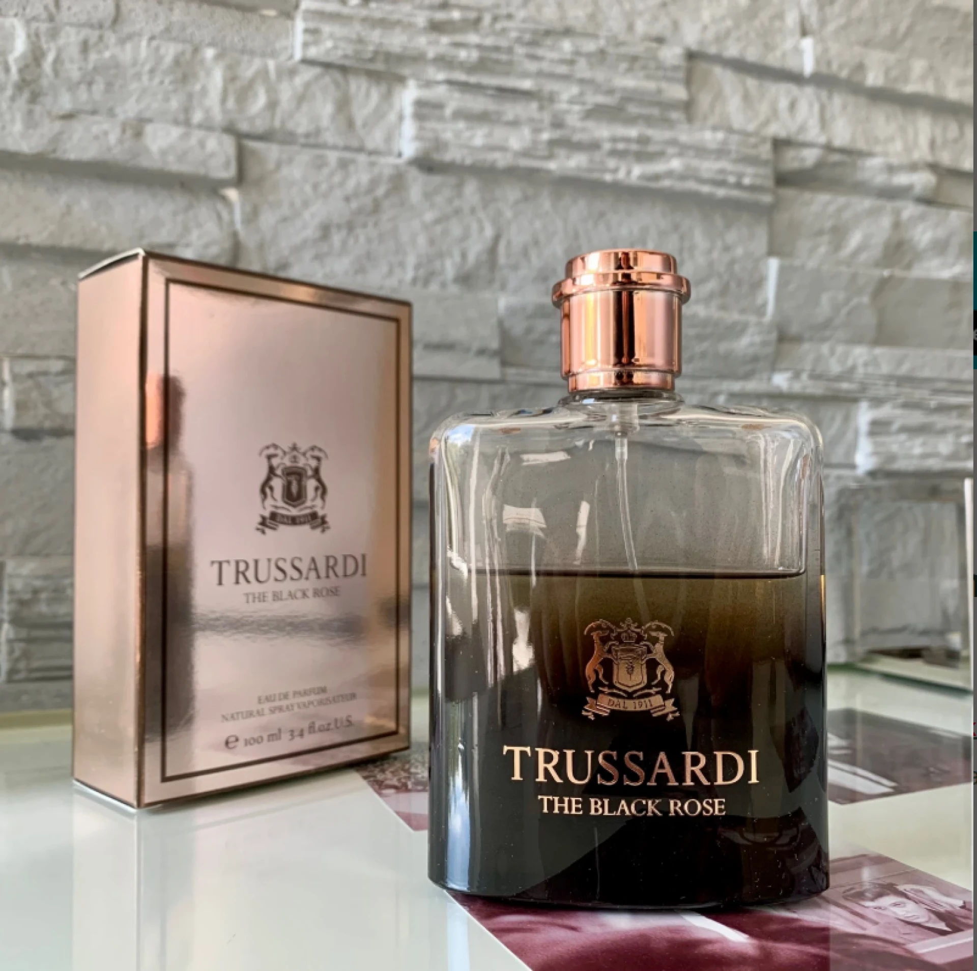Trussardi The Black Rose fújósok