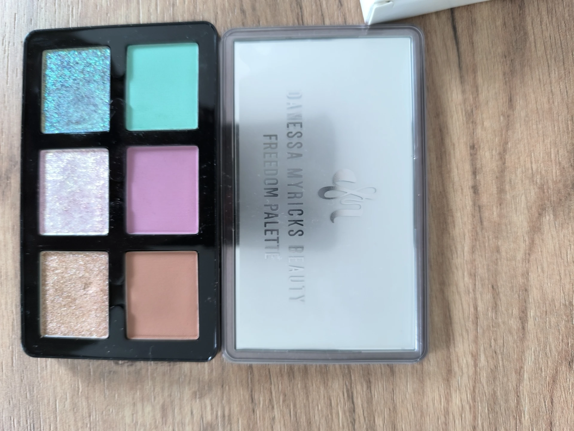 Danessa Myricks Beauty Freedom Pastel paletta