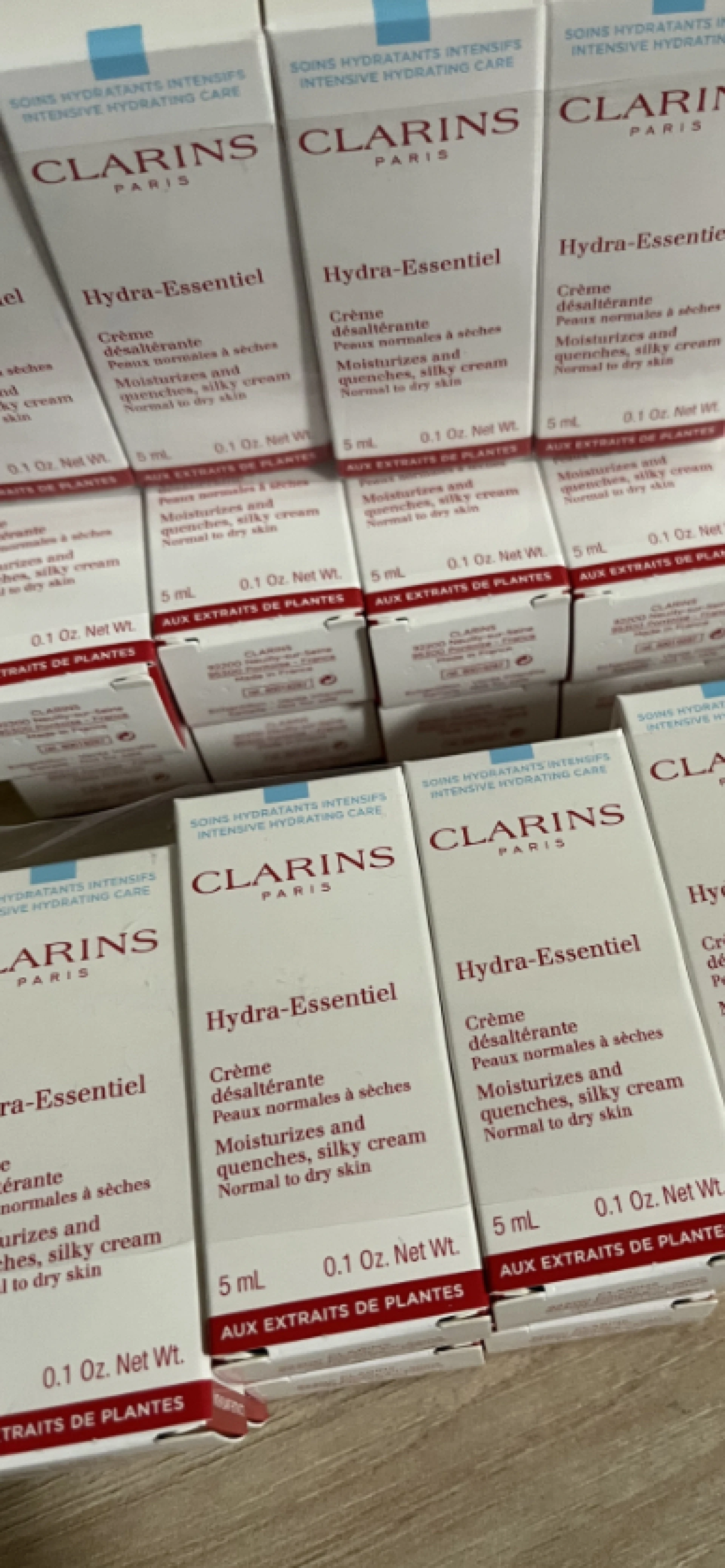 Clarins hydra-essentiel creme désaltérante normál és száraz bőrre