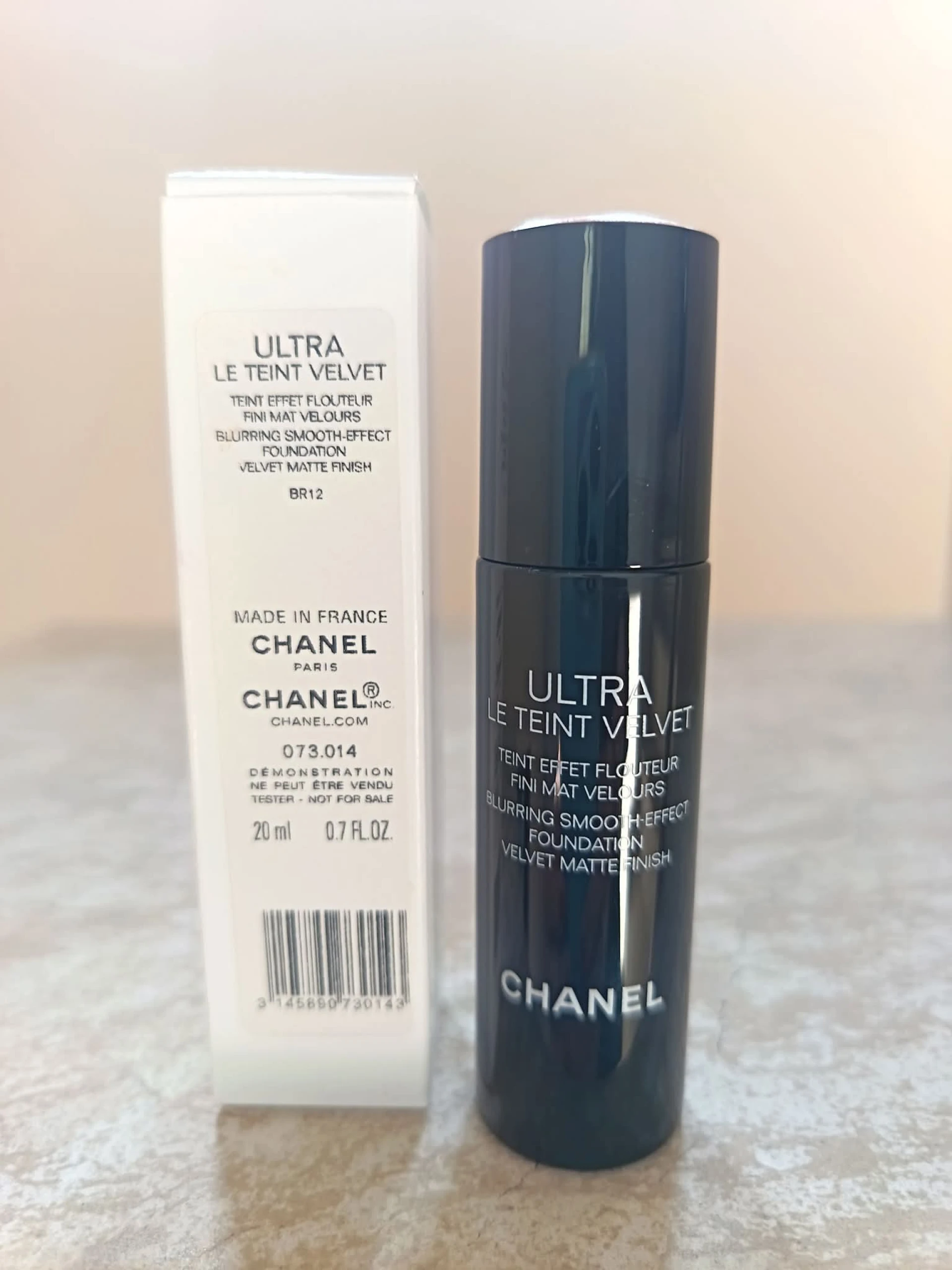 Chanel Ultra Le Teint Velvet alapozó