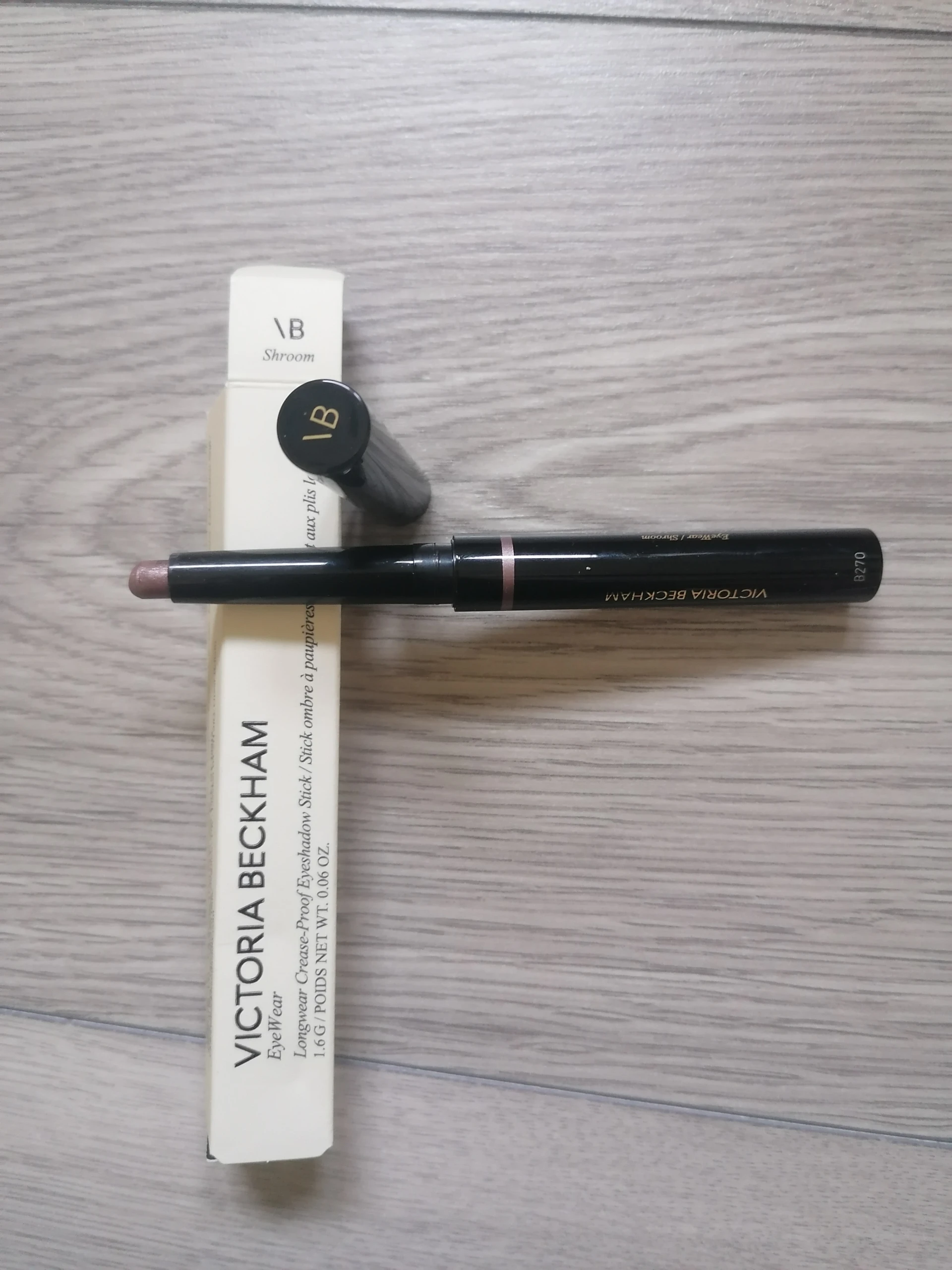 Victoria Beckham Beauty shadow stick