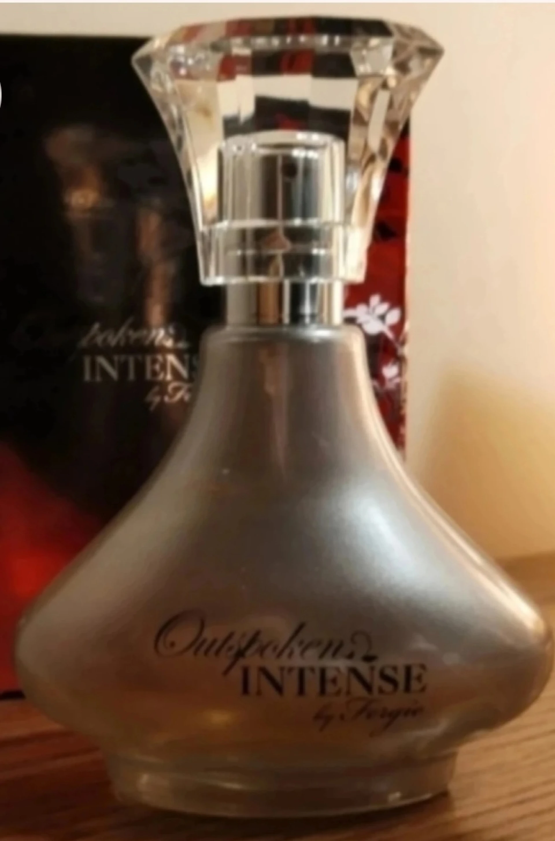 RITKASÁG ! Avon Outspoken Intense by Fergie EDP