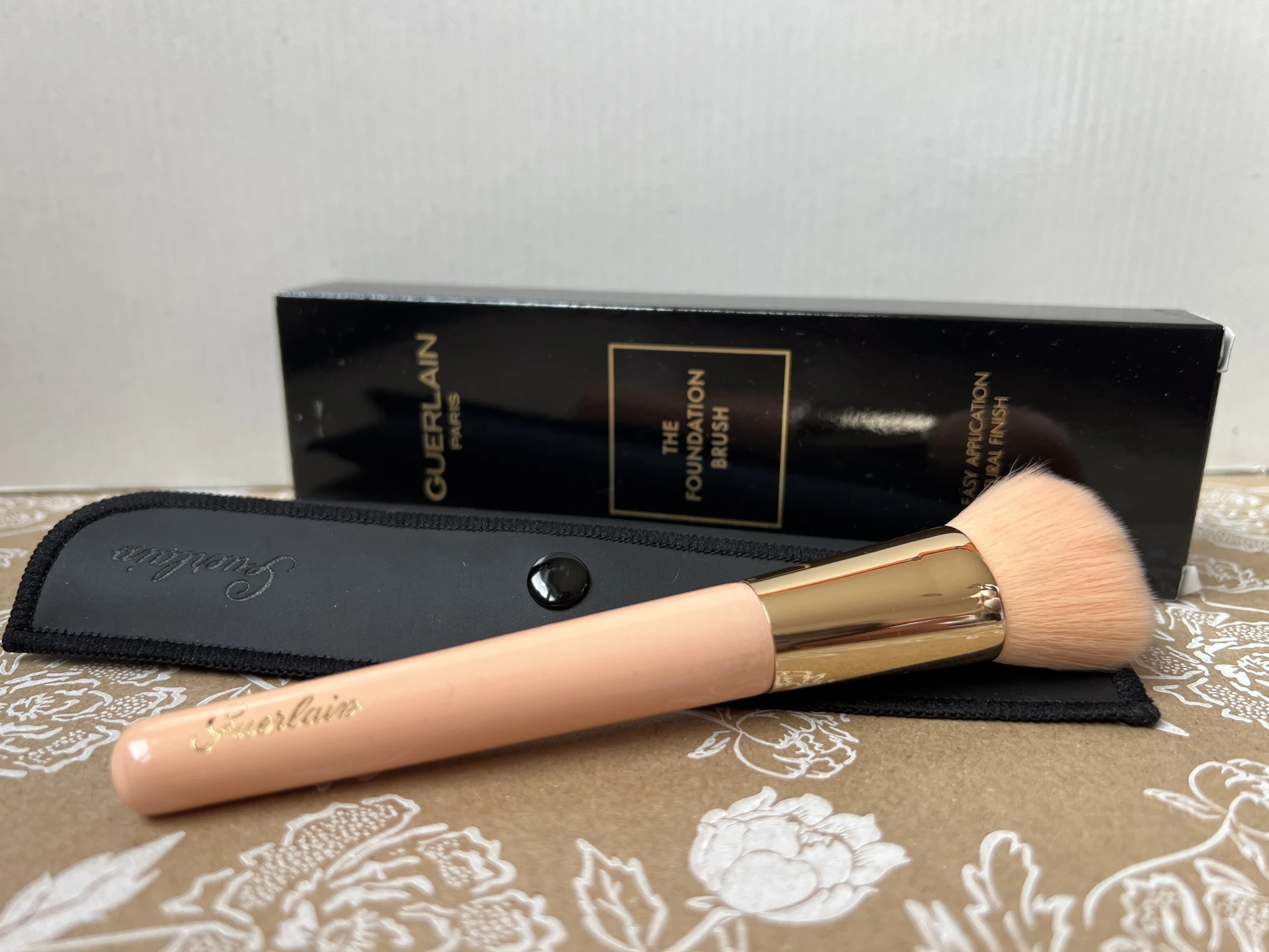 Guerlain The Foundation Brush alapozóecset ÉVVÉGI KIÁRUSÍTÁS!