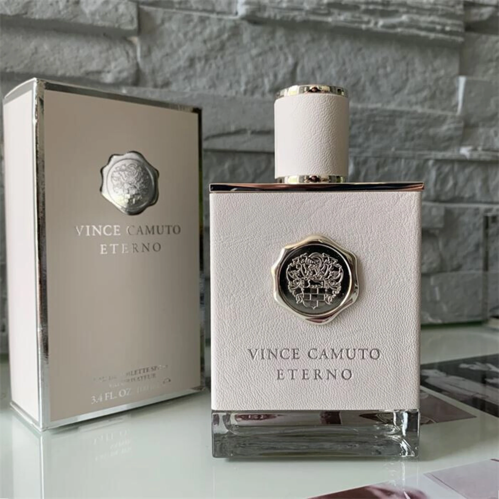 Vince Camuto Eterno EDT fújósok