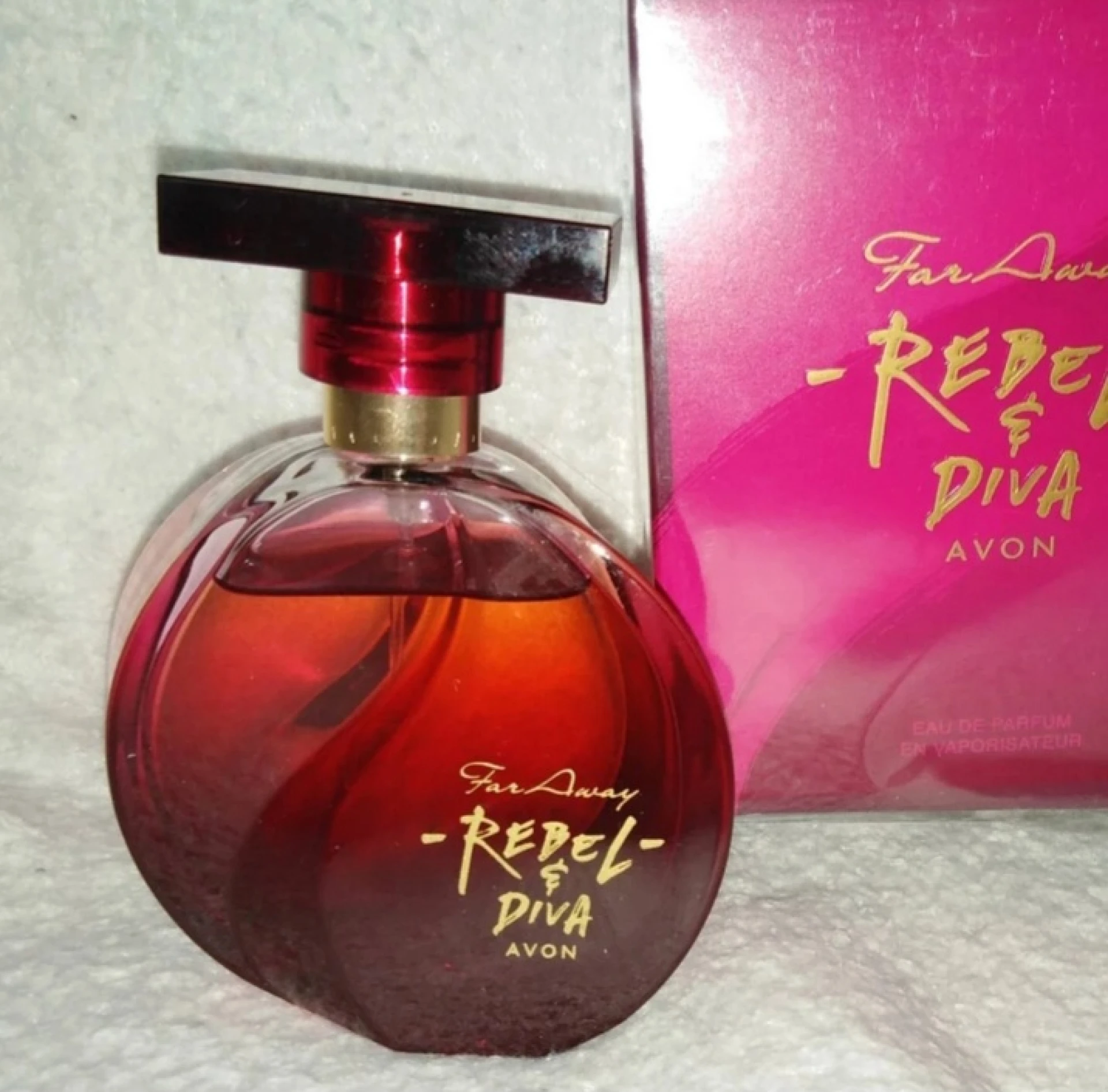 Avon Far Away Rebel & Diva parfüm eladó
