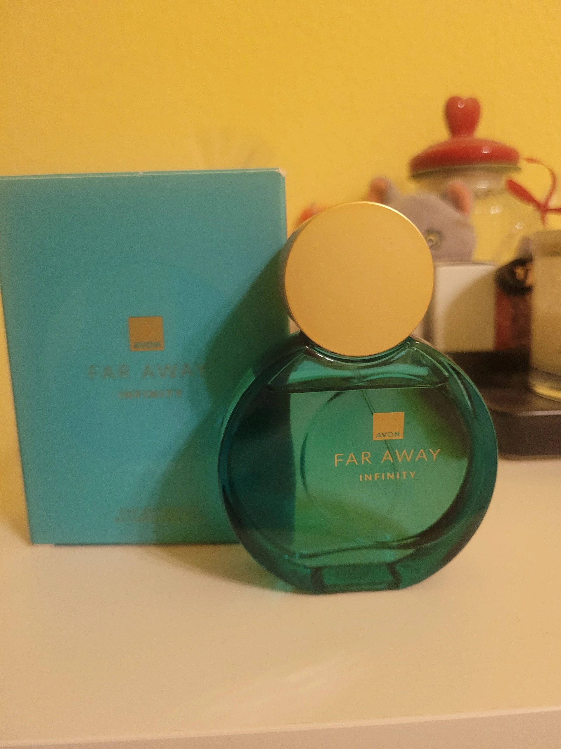 Avon Far Away infinity