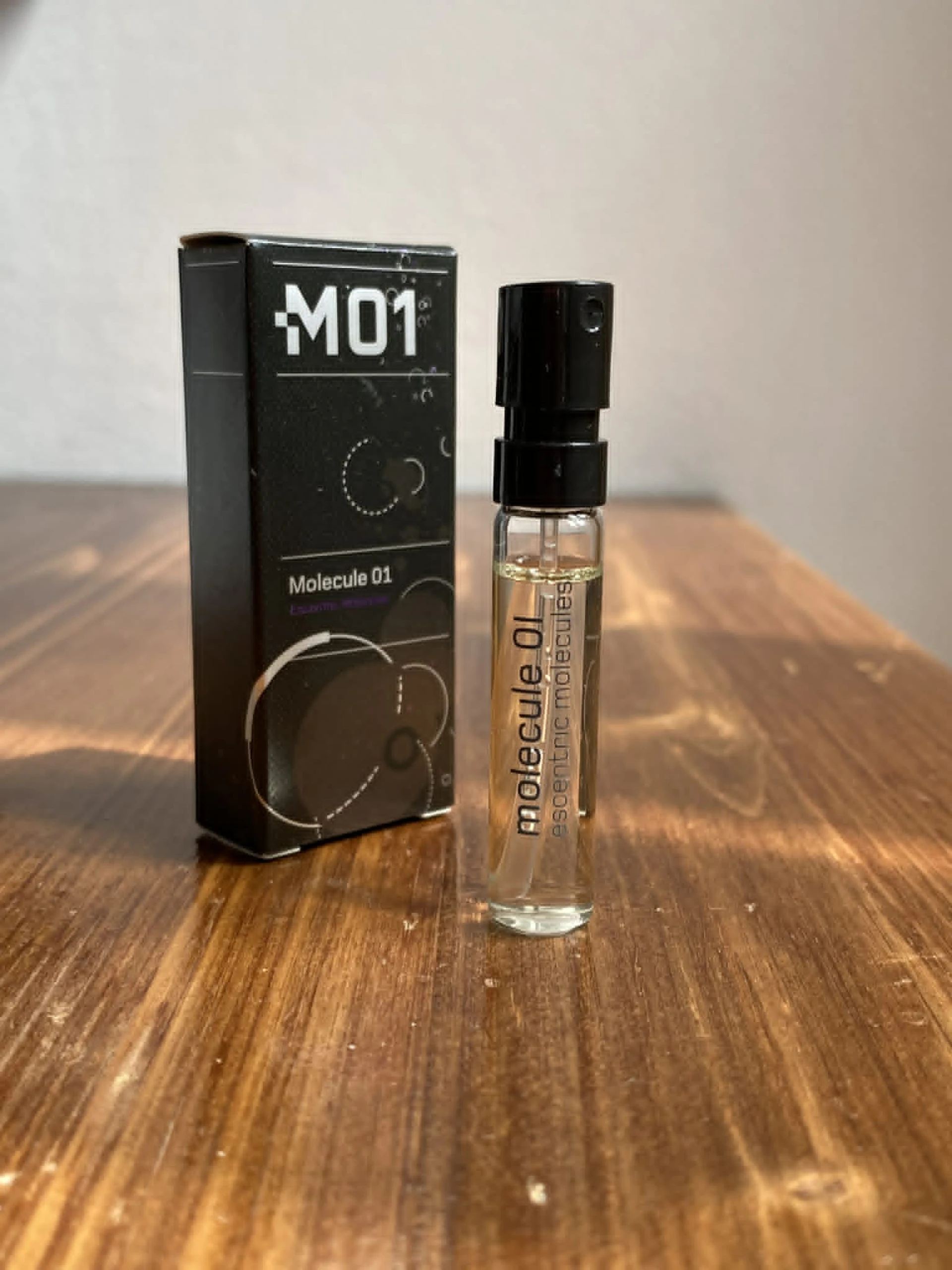 Escentric Molecules Molecule 01 EDT 2 ml gyári minta